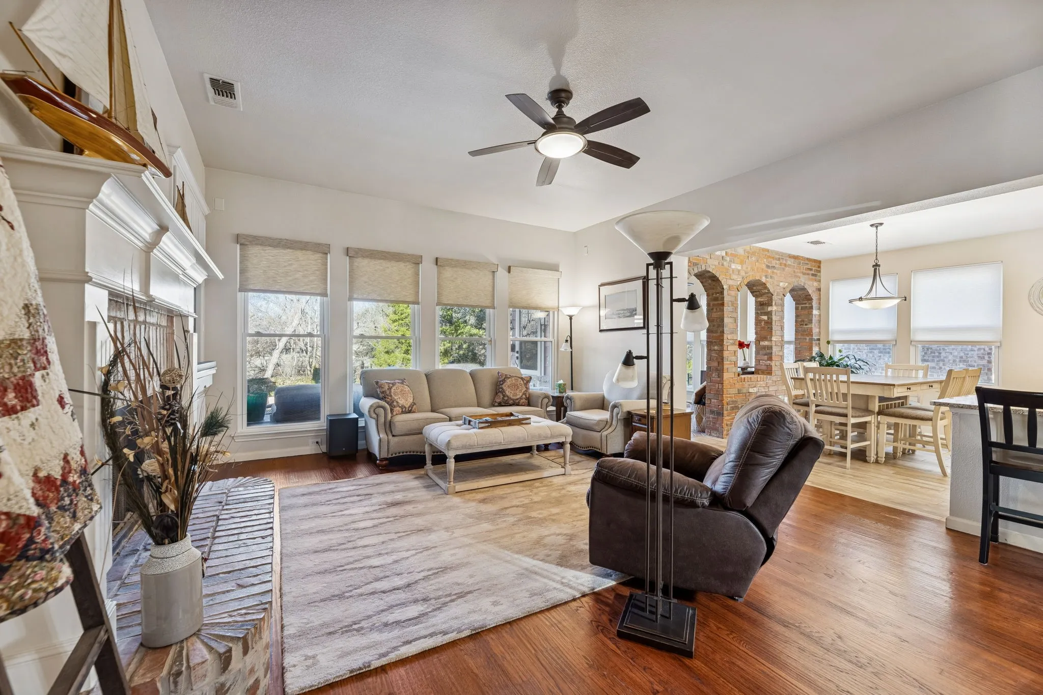 Single Family Residence For Sale in Collin County , 1924 Victoria Circle, Mc Kinney, Texas 75072, 5 Bedroom, 3 Bathroom, 2 Garage spaces, 2,808 Sqft, built in 2002, Preowned, mls#21168732, Real Estate Agent in Mc Kinney, Homes For Sale in Collin county, Homes For Sale in Mc Kinney, Realtor in Mc Kinney Texas, Real Estate Brokerage Independent Realty Texas, Luminita Cordes Realtor