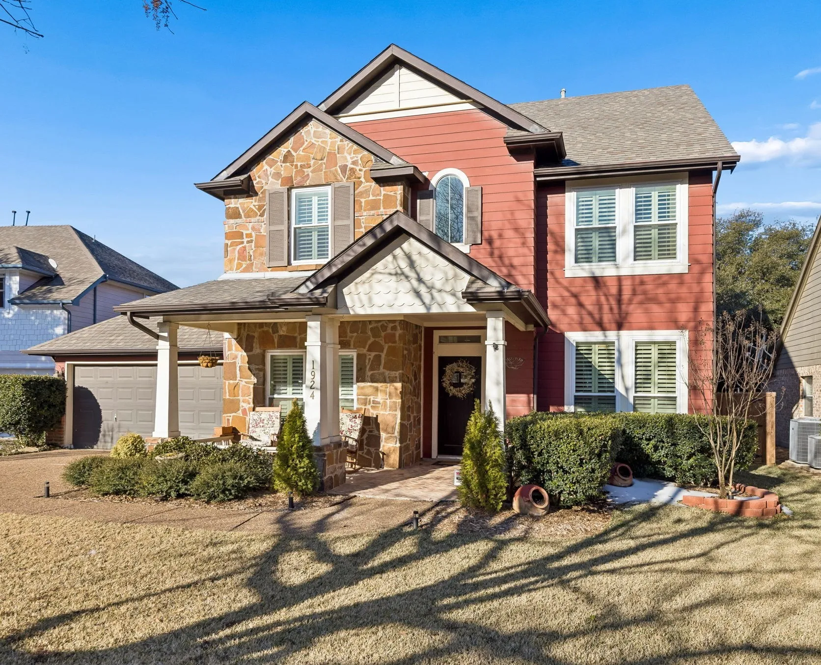 Single Family Residence For Sale in Collin County , 1924 Victoria Circle, Mc Kinney, Texas 75072, 5 Bedroom, 3 Bathroom, 2 Garage spaces, 2,808 Sqft, built in 2002, Preowned, mls#21168732, Real Estate Agent in Mc Kinney, Homes For Sale in Collin county, Homes For Sale in Mc Kinney, Realtor in Mc Kinney Texas, Real Estate Brokerage Independent Realty Texas, Luminita Cordes Realtor