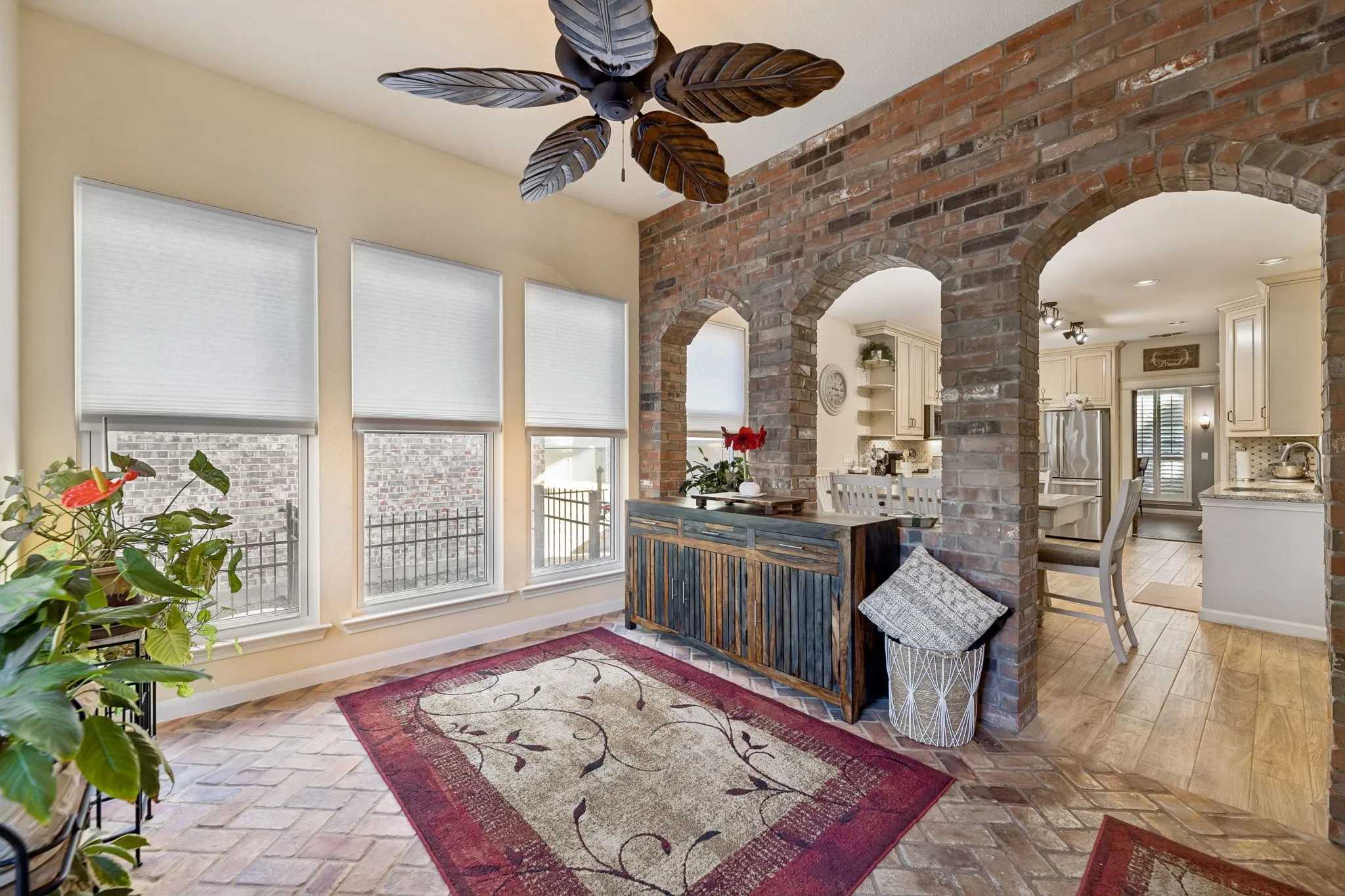 Great place for your plants with loads of natural light!