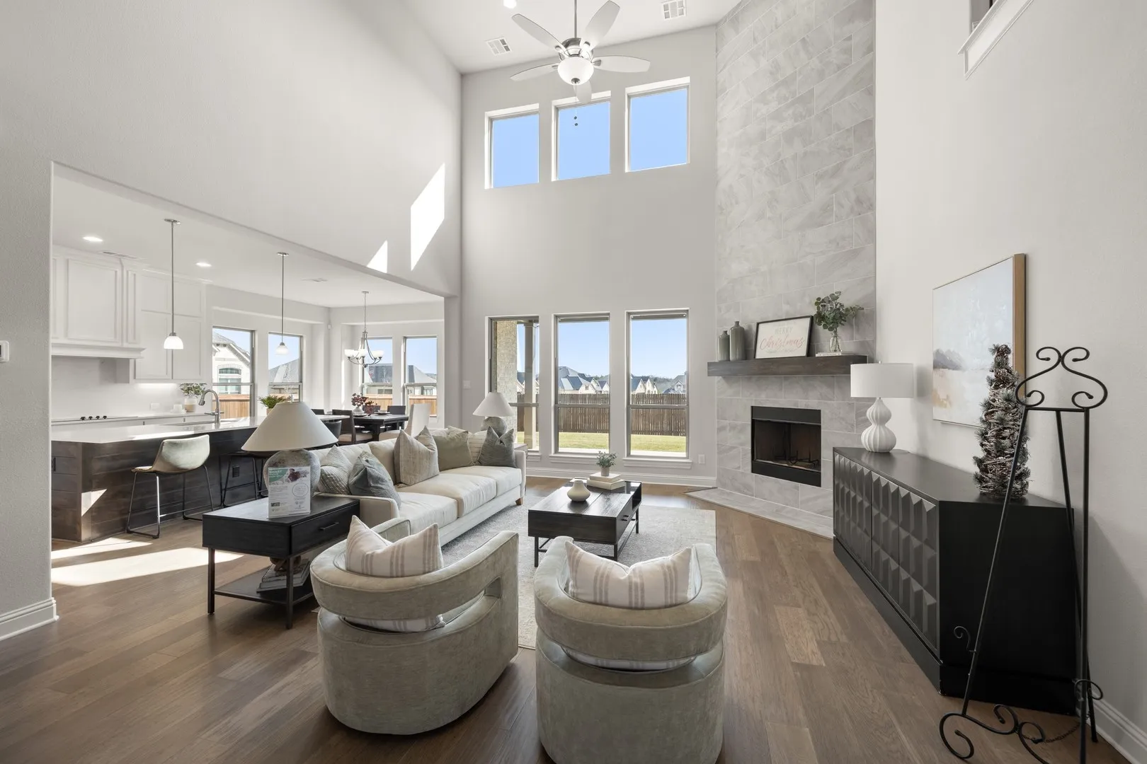 6_5638 Rutherford- Living Room-1