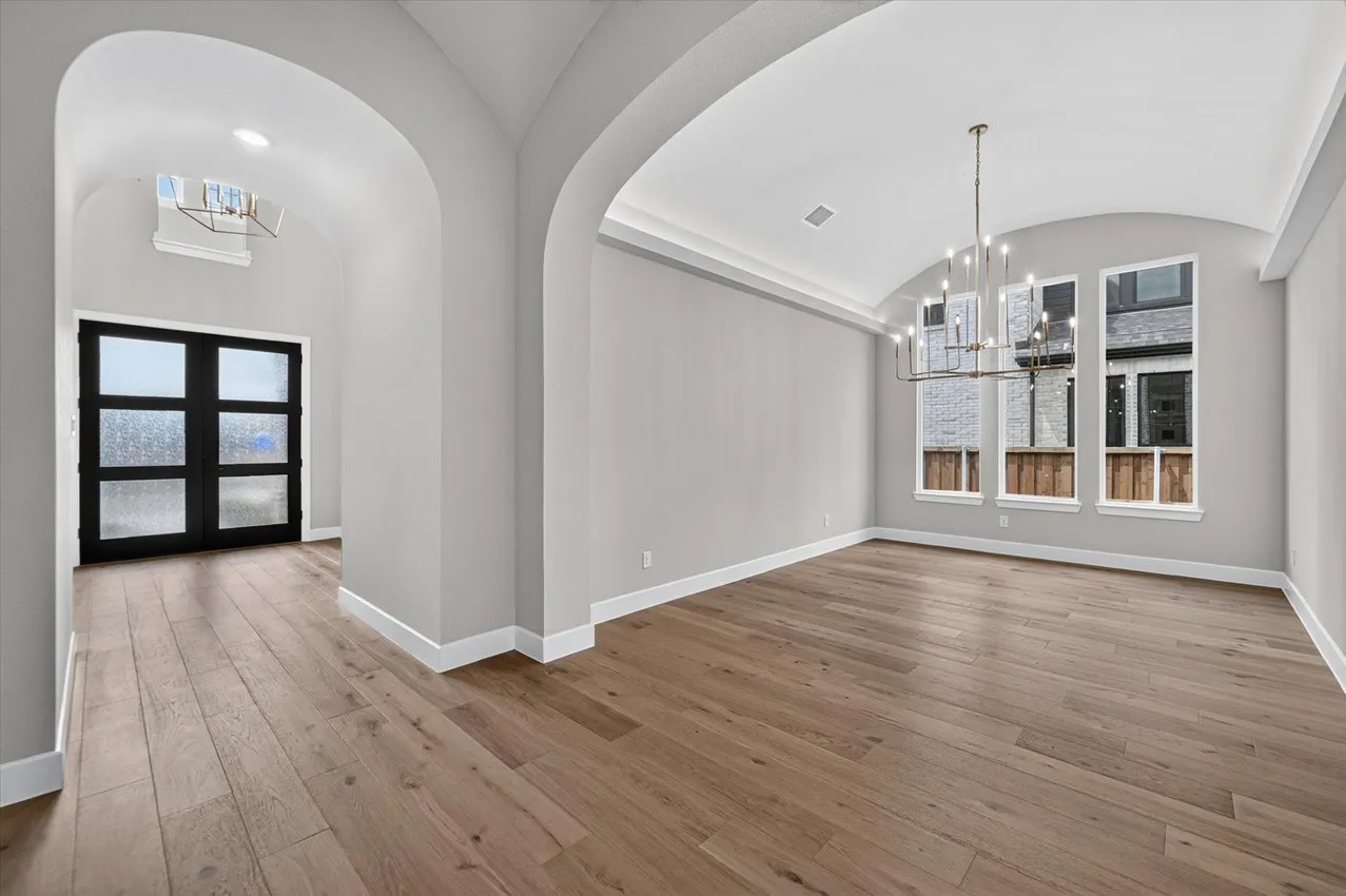 Entry/Dining Room