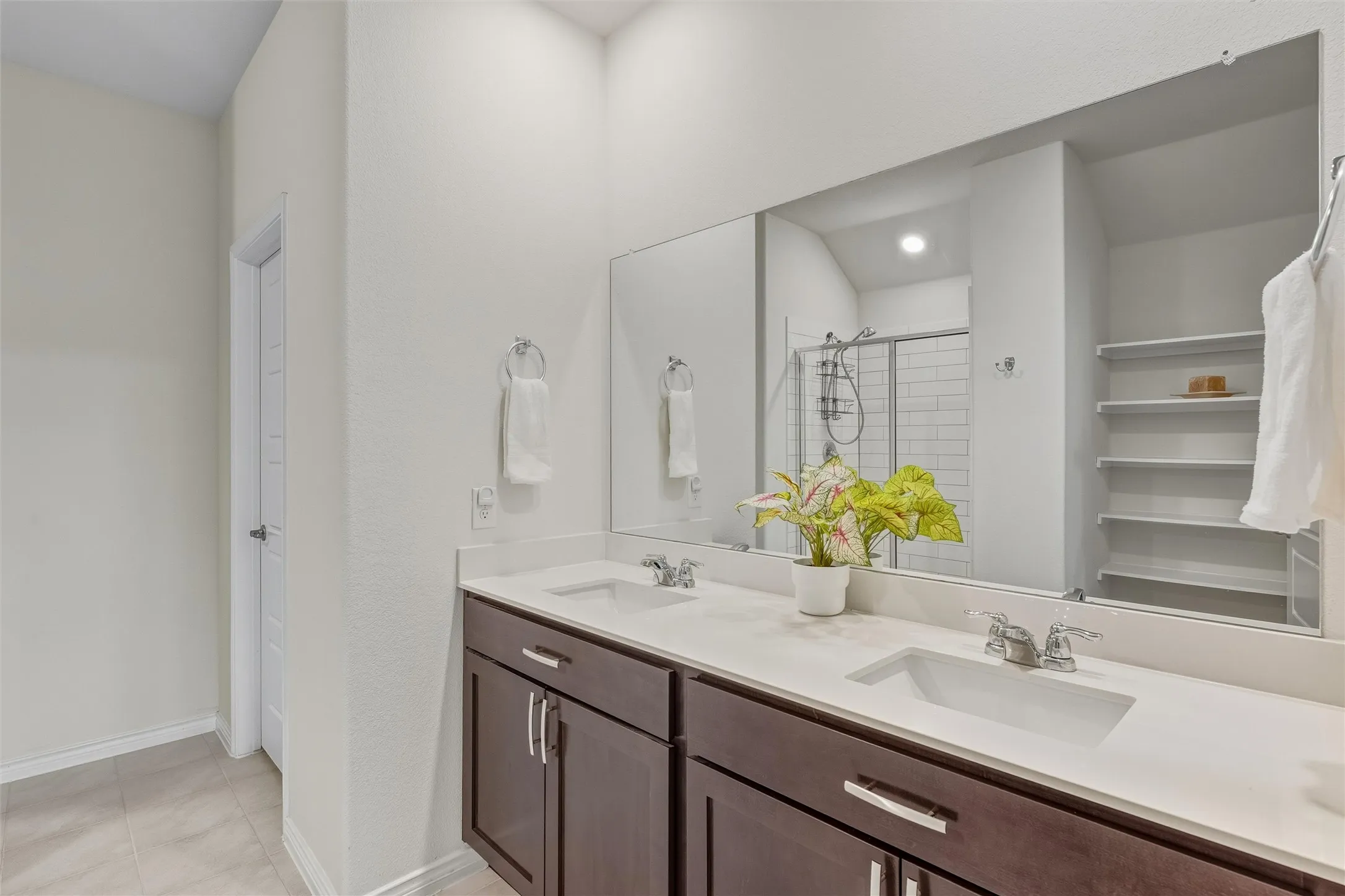 Single Family Residence For Rent in Collin County , 809 Egret Street, Princeton, Texas 75407, 3 Bedrooms, 2 Bathrooms, 2 Garage spaces, 1,653 Sqft, built in 2021, Price $2,200, mls#21169368, Real Estate Agent in Princeton, Homes For Rent in Collin county, Homes For Rent in Princeton, Realtor in Princeton Texas, Real Estate Brokerage Independent Realty Texas, Luminita Cordes Realtor