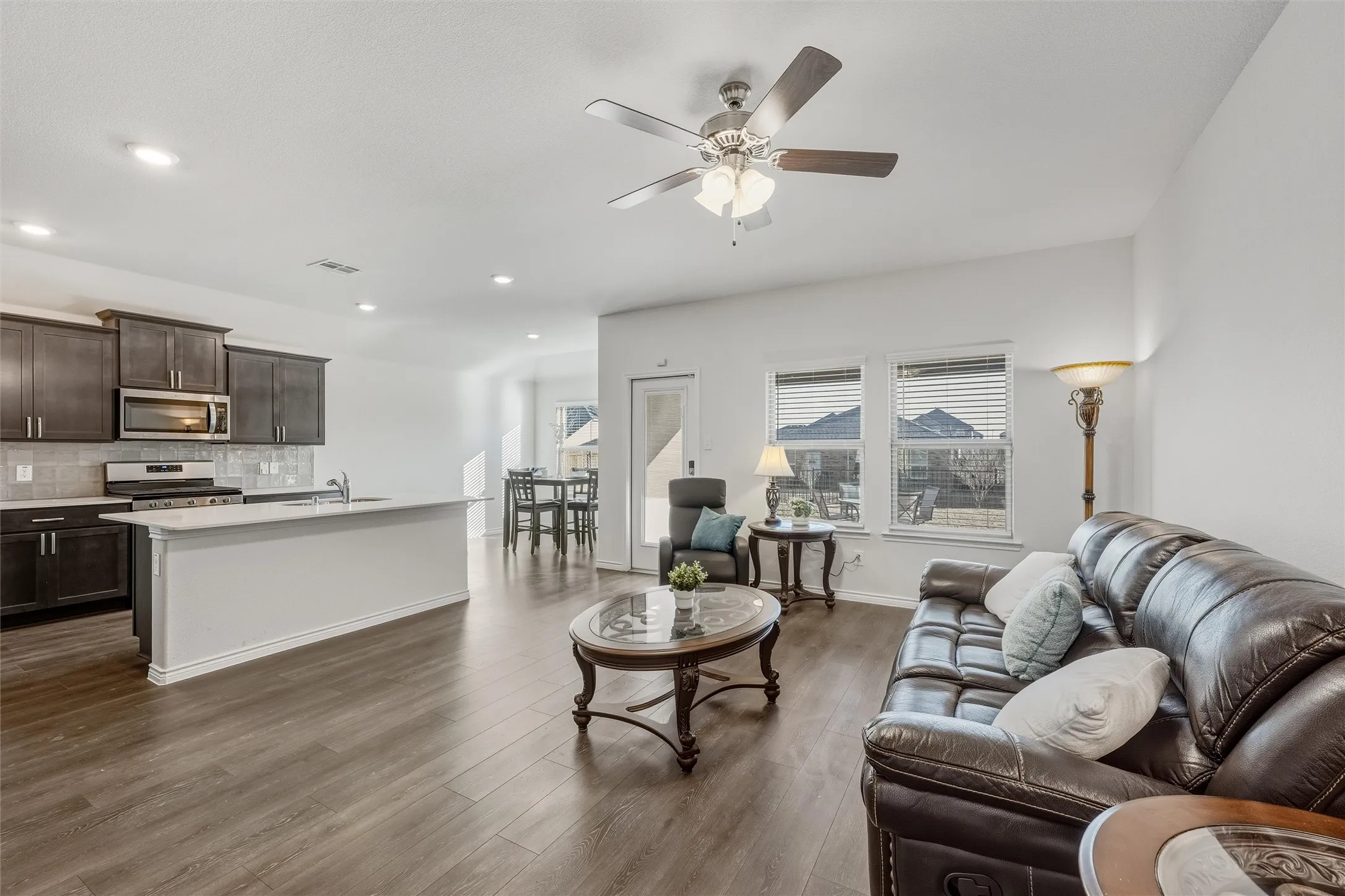 Single Family Residence For Rent in Collin County , 809 Egret Street, Princeton, Texas 75407, 3 Bedrooms, 2 Bathrooms, 2 Garage spaces, 1,653 Sqft, built in 2021, Price $2,200, mls#21169368, Real Estate Agent in Princeton, Homes For Rent in Collin county, Homes For Rent in Princeton, Realtor in Princeton Texas, Real Estate Brokerage Independent Realty Texas, Luminita Cordes Realtor