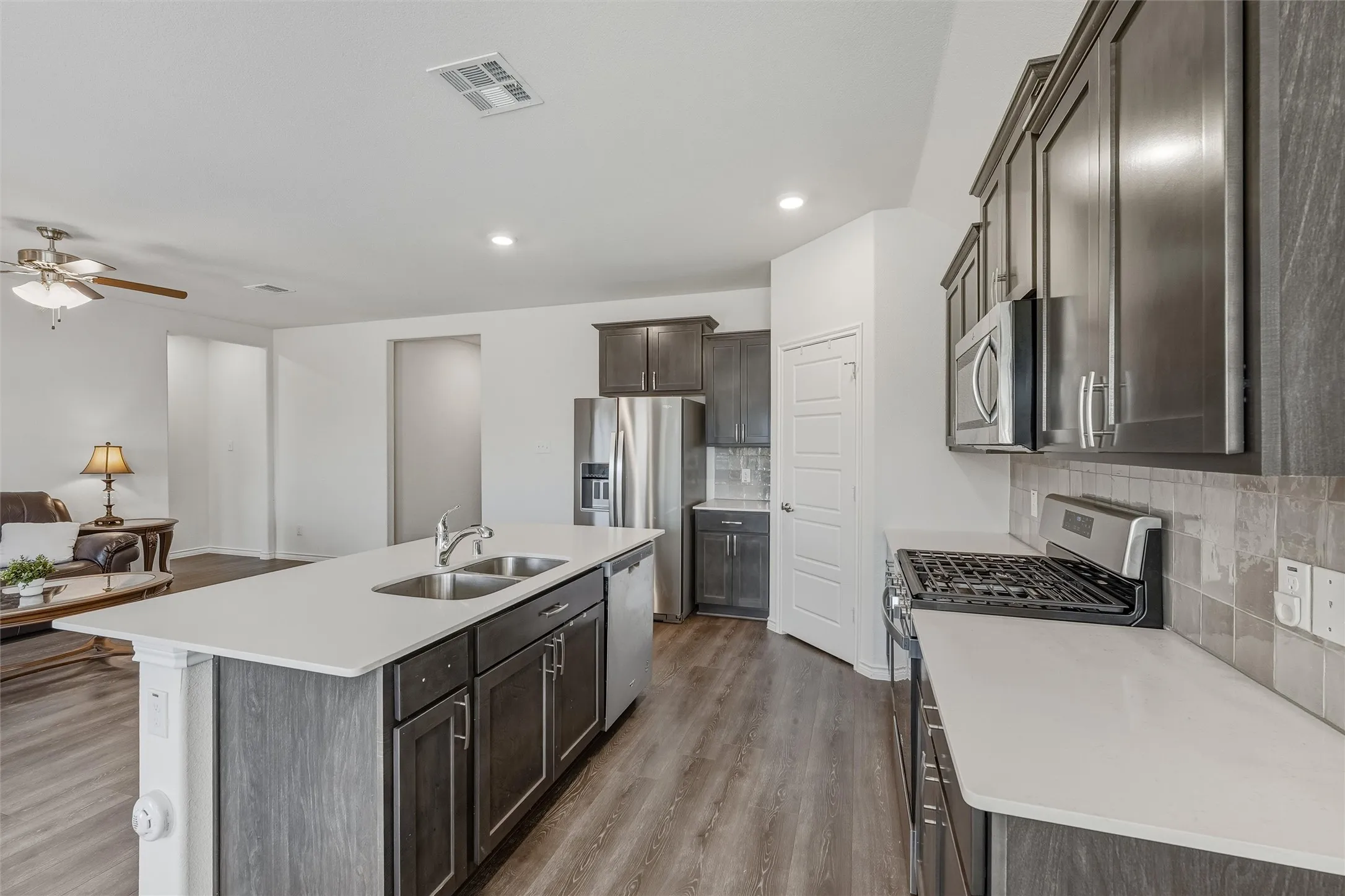 Single Family Residence For Rent in Collin County , 809 Egret Street, Princeton, Texas 75407, 3 Bedrooms, 2 Bathrooms, 2 Garage spaces, 1,653 Sqft, built in 2021, Price $2,200, mls#21169368, Real Estate Agent in Princeton, Homes For Rent in Collin county, Homes For Rent in Princeton, Realtor in Princeton Texas, Real Estate Brokerage Independent Realty Texas, Luminita Cordes Realtor
