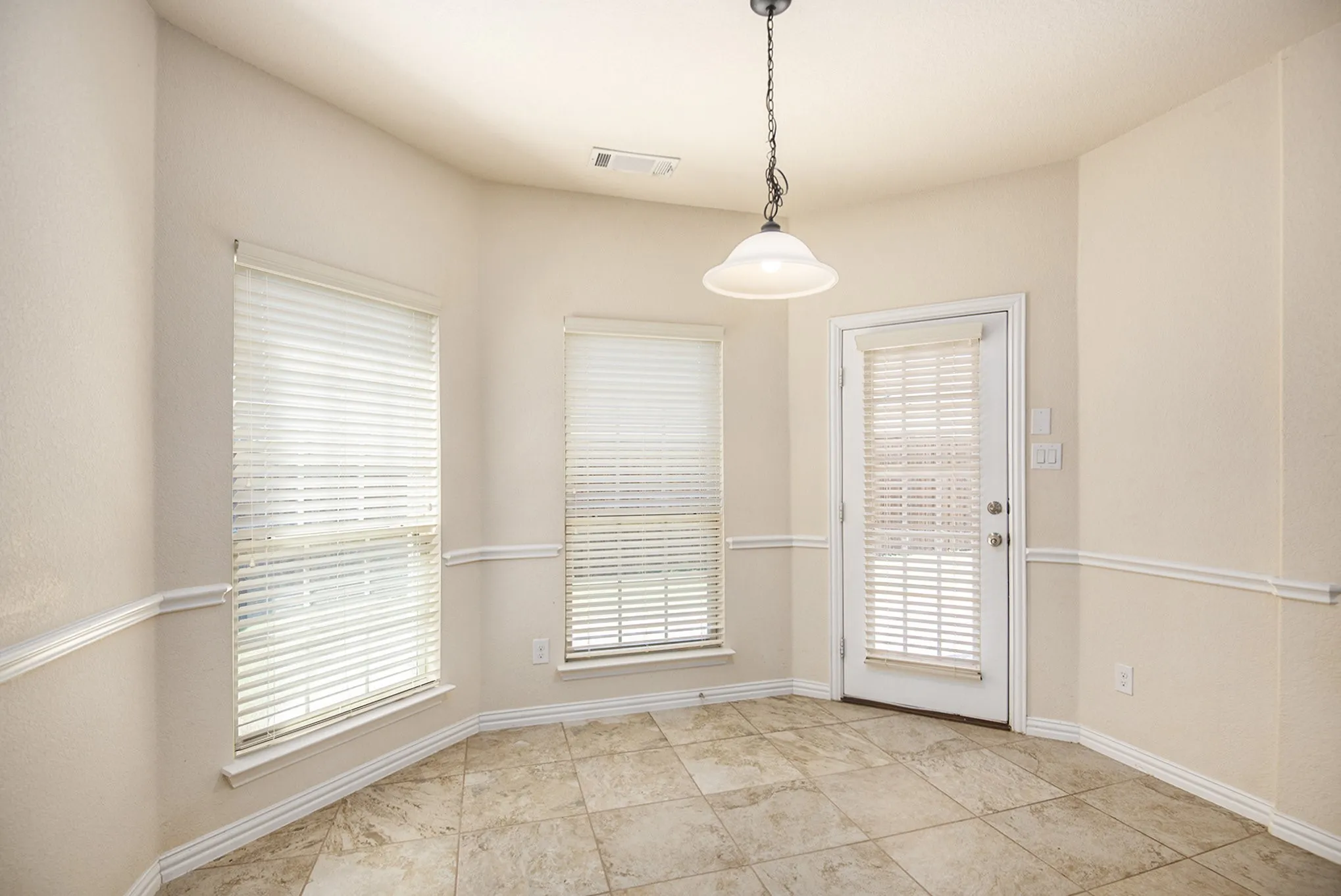Single Family Residence For Rent in Tarrant County , 9801 Yellow Cup Drive, Fort Worth, Texas 76177, 5 Bedrooms, 4 Bathrooms, 2 Garage spaces, 4,011 Sqft, built in 2016, Preowned, Price $3,675, mls#21169154, Real Estate Agent in Fort Worth, Homes For Rent in Tarrant county, Homes For Rent in Fort Worth, Realtor in Fort Worth Texas, Real Estate Brokerage Independent Realty Texas, Luminita Cordes Realtor