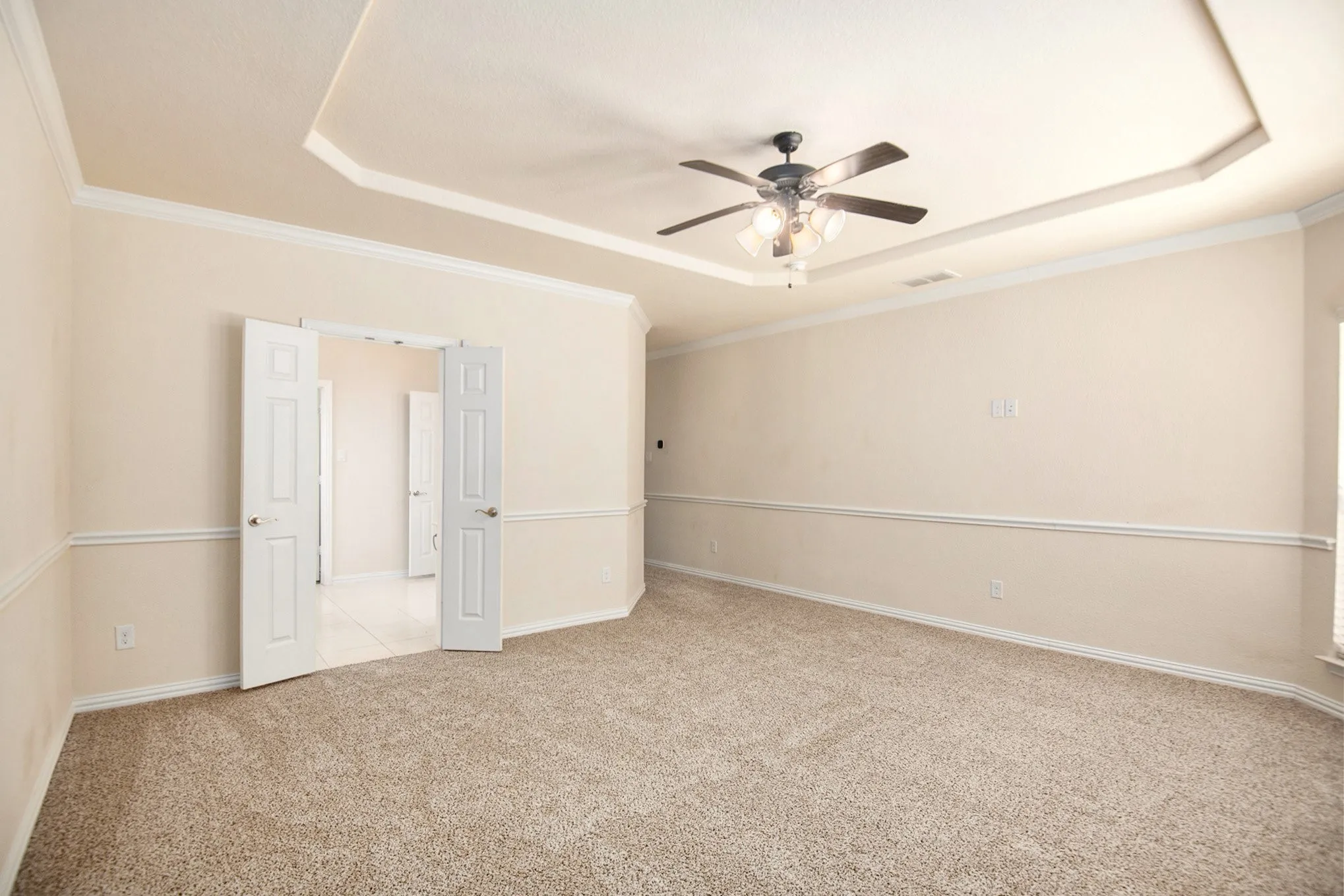 Single Family Residence For Rent in Tarrant County , 9801 Yellow Cup Drive, Fort Worth, Texas 76177, 5 Bedrooms, 4 Bathrooms, 2 Garage spaces, 4,011 Sqft, built in 2016, Preowned, Price $3,675, mls#21169154, Real Estate Agent in Fort Worth, Homes For Rent in Tarrant county, Homes For Rent in Fort Worth, Realtor in Fort Worth Texas, Real Estate Brokerage Independent Realty Texas, Luminita Cordes Realtor