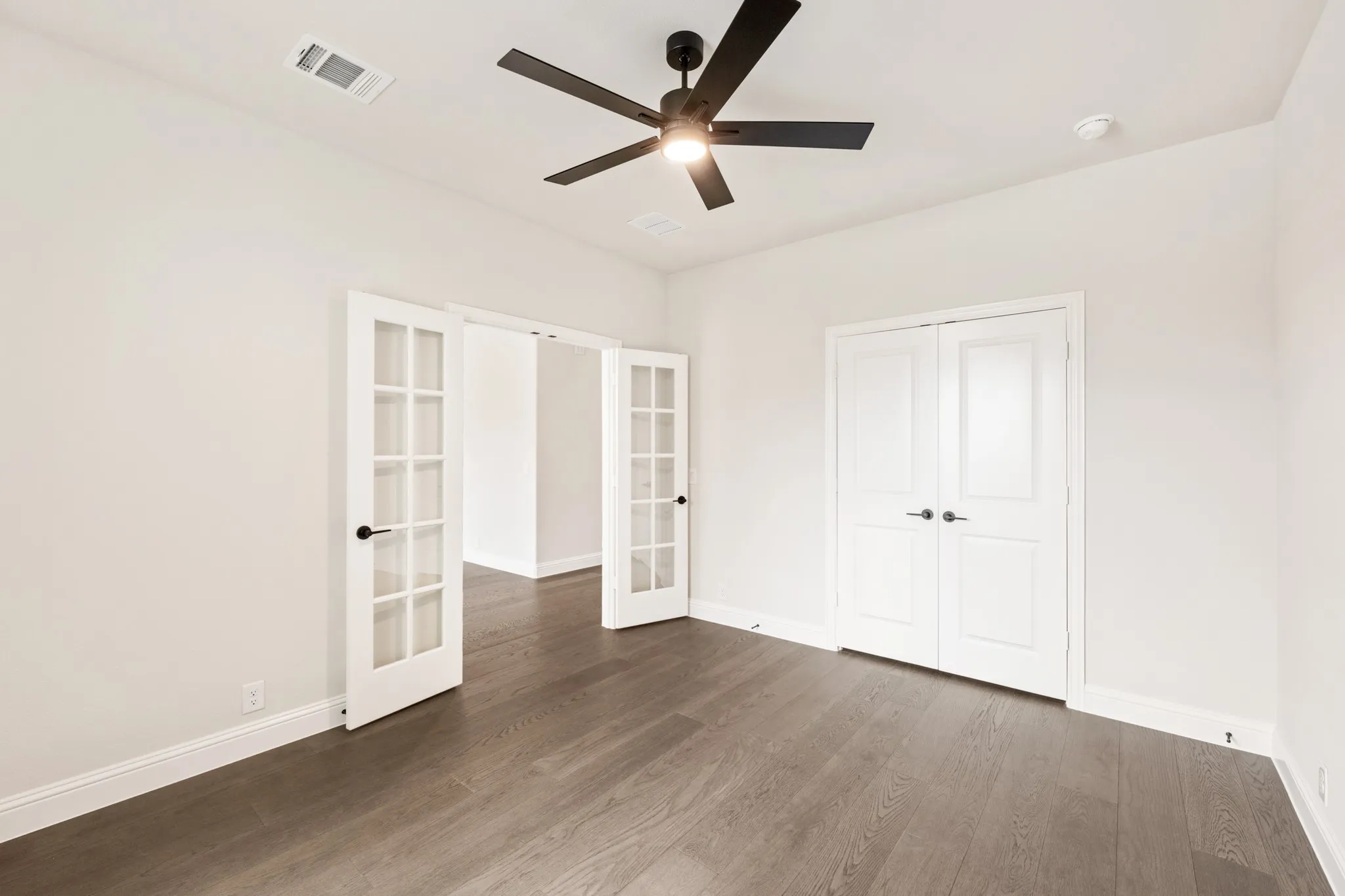 Single Family Residence For Sale in Kaufman County , 2714 Railway Street, Forney, Texas 75126, 4 Bedroom, 4 Bathroom, 2 Garage spaces, 3,485 Sqft, built in 2026, New Construction - Complete, mls#21169553, Real Estate Agent in Forney, Homes For Sale in Kaufman county, Homes For Sale in Forney, Realtor in Forney Texas, Real Estate Brokerage Independent Realty Texas, Luminita Cordes Realtor