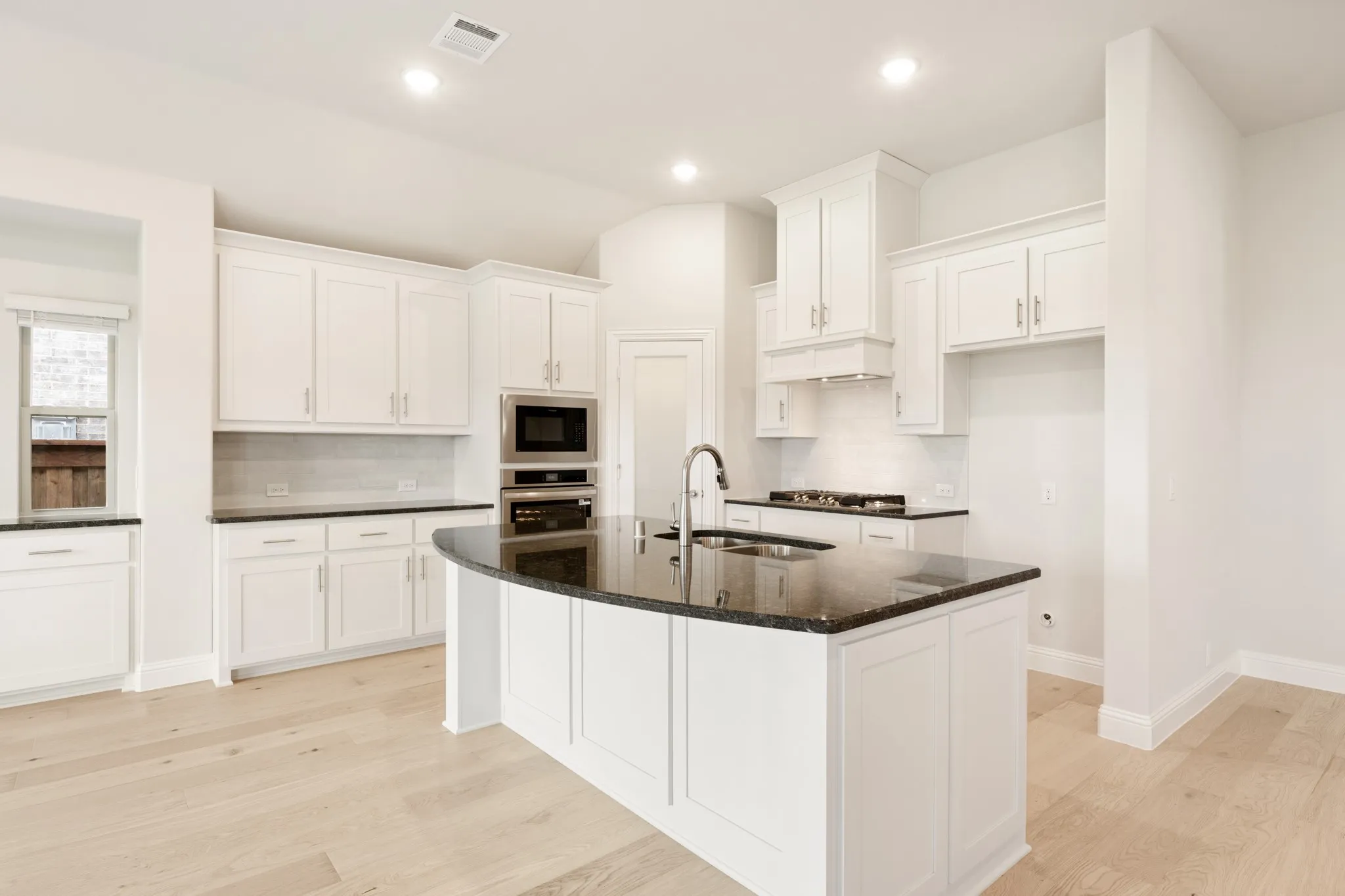 Single Family Residence For Sale in Kaufman County , 2405 Drummond Street, Forney, Texas 75126, 4 Bedroom, 3 Bathroom, 2 Garage spaces, 3,291 Sqft, built in 2026, New Construction - Complete, mls#21169402, Real Estate Agent in Forney, Homes For Sale in Kaufman county, Homes For Sale in Forney, Realtor in Forney Texas, Real Estate Brokerage Independent Realty Texas, Luminita Cordes Realtor