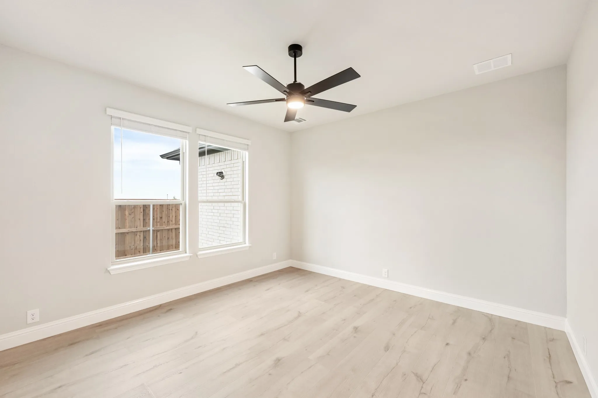 Single Family Residence For Sale in Kaufman County , 2712 Railway Street, Forney, Texas 75126, 4 Bedroom, 4 Bathroom, 3 Garage spaces, 3,360 Sqft, built in 2026, New Construction - Incomplete, mls#21169146, Real Estate Agent in Forney, Homes For Sale in Kaufman county, Homes For Sale in Forney, Realtor in Forney Texas, Real Estate Brokerage Independent Realty Texas, Luminita Cordes Realtor