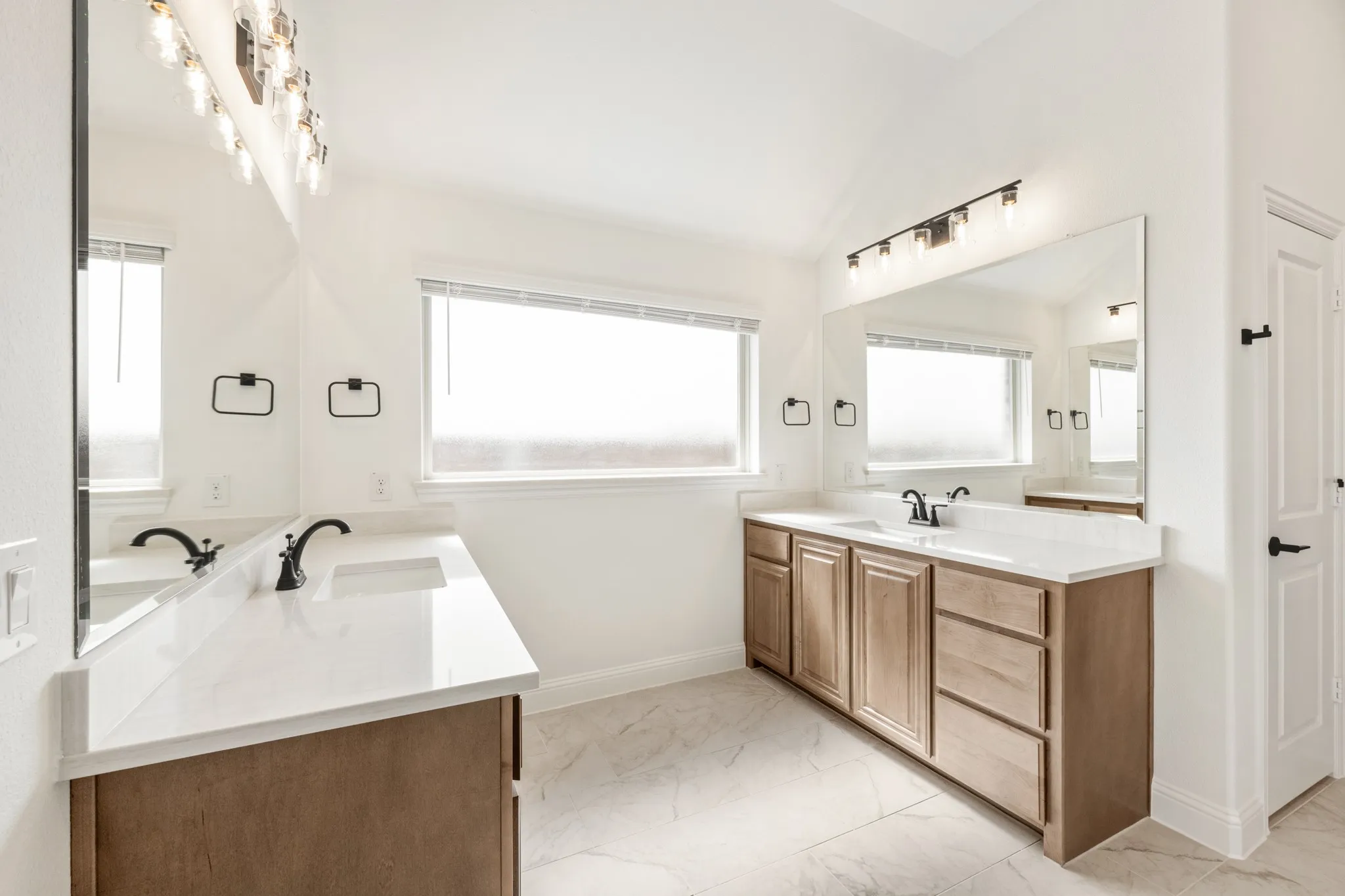 Single Family Residence For Sale in Kaufman County , 2407 Drummond Street, Forney, Texas 75126, 4 Bedroom, 4 Bathroom, 2 Garage spaces, 3,781 Sqft, built in 2026, New Construction - Complete, mls#21168401, Real Estate Agent in Forney, Homes For Sale in Kaufman county, Homes For Sale in Forney, Realtor in Forney Texas, Real Estate Brokerage Independent Realty Texas, Luminita Cordes Realtor
