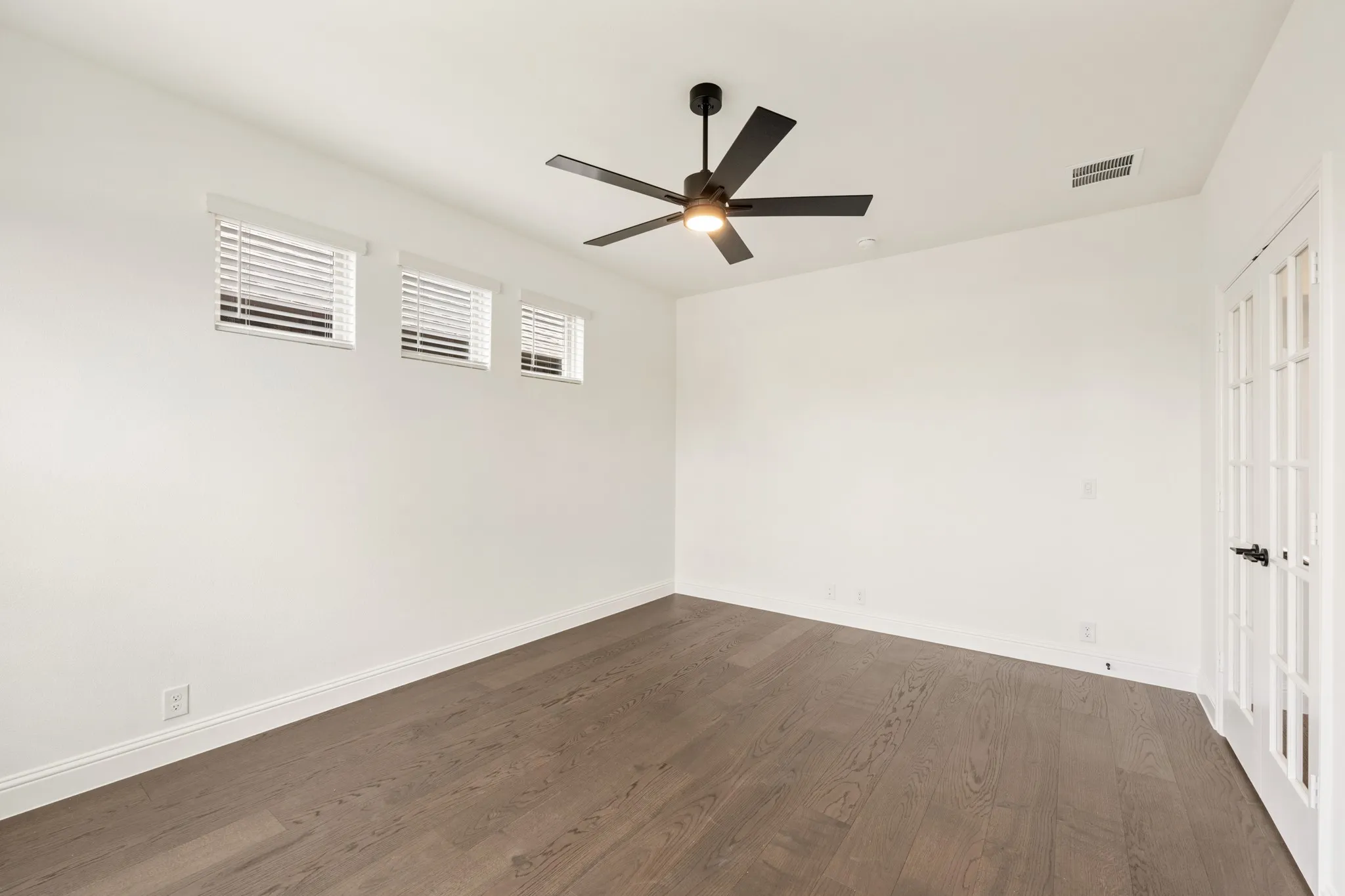 Single Family Residence For Sale in Kaufman County , 2407 Drummond Street, Forney, Texas 75126, 4 Bedroom, 4 Bathroom, 2 Garage spaces, 3,781 Sqft, built in 2026, New Construction - Complete, mls#21168401, Real Estate Agent in Forney, Homes For Sale in Kaufman county, Homes For Sale in Forney, Realtor in Forney Texas, Real Estate Brokerage Independent Realty Texas, Luminita Cordes Realtor