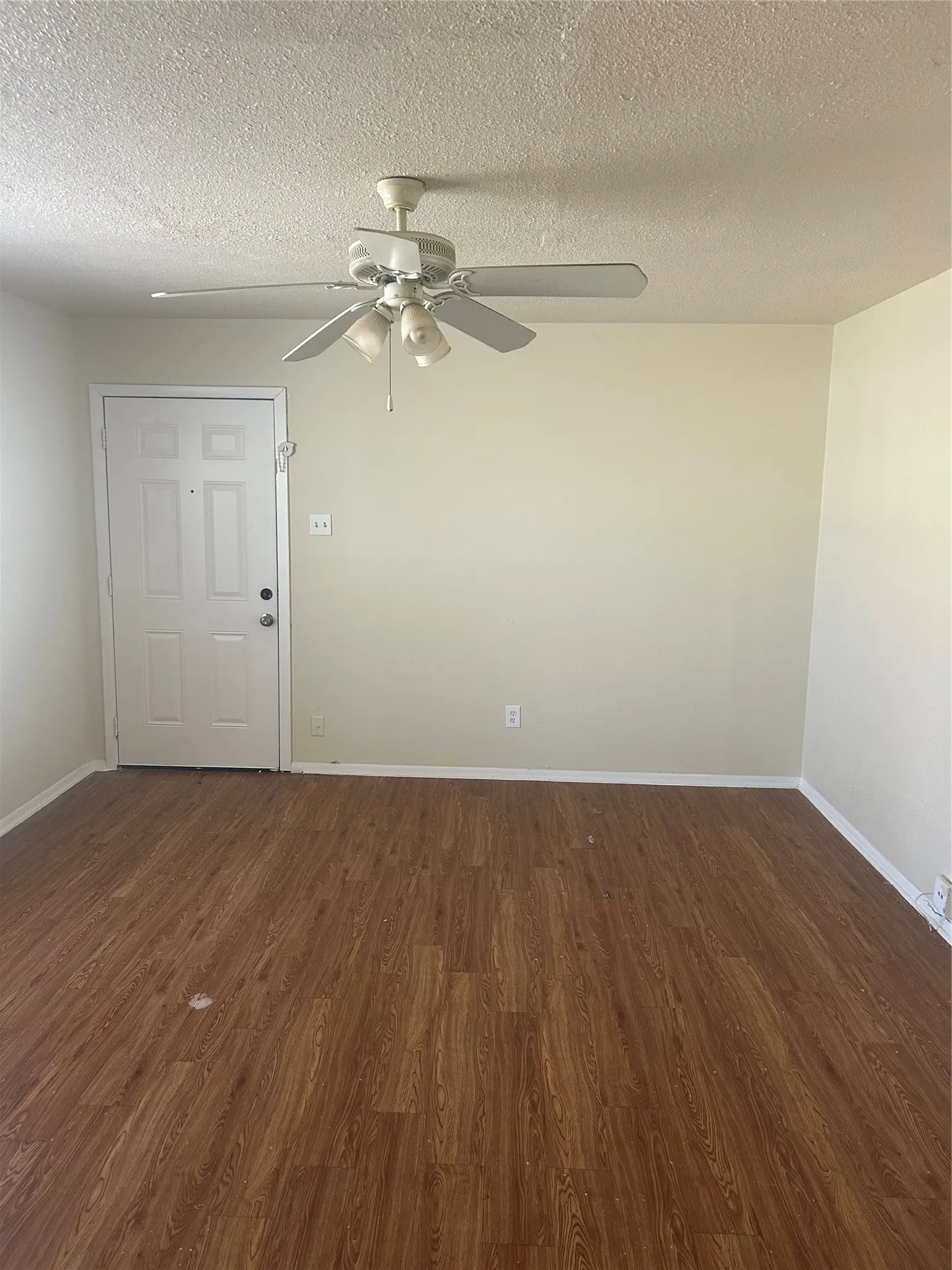 Single Family Residence For Rent in Dallas County , 7831 Millstone Drive, Dallas, Texas 75228, 2 Bedroom, 1 Bathroom, Garage spaces, 1,704 Sqft, built in 1960, mls#21169075, Real Estate Agent in Dallas, Homes For Rent in Dallas county, Homes For Rent in Dallas, Realtor in Dallas Texas, Real Estate Brokerage Independent Realty Texas, Luminita Cordes Realtor