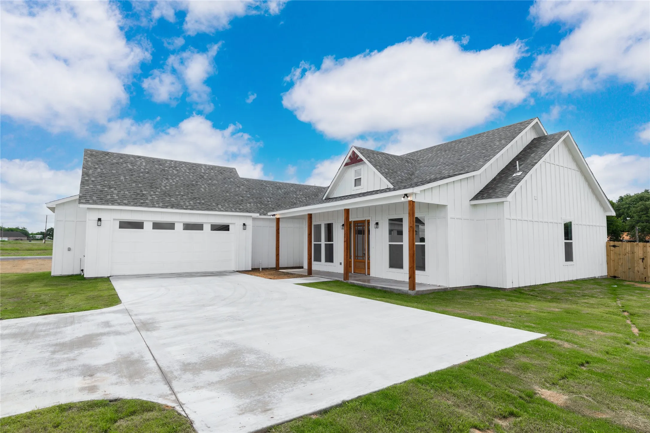Single Family Residence For Sale in Brown County , 118 Gunner Trail, Early, Texas 76802, 4 Bedroom, 3 Bathroom, 2 Garage spaces, 2,098 Sqft, built in 2025, Proposed, mls#21169656, Real Estate Agent in Early, Homes For Sale in Brown county, Homes For Sale in Early, Realtor in Early Texas, Real Estate Brokerage Independent Realty Texas, Luminita Cordes Realtor
