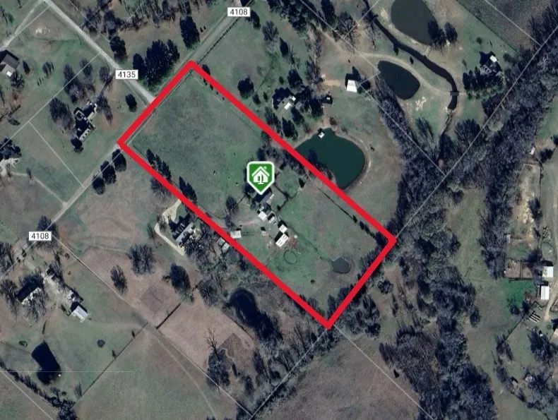 Single Family Residence For Sale in Van Zandt County , 446 Vz County Road 4108, Canton, Texas 75103, 3 Bedroom, 2 Bathroom, 2 Garage spaces, 2,108 Sqft, built in 1991, Preowned, mls#21168665, Real Estate Agent in Canton, Homes For Sale in Van Zandt county, Homes For Sale in Canton, Realtor in Canton Texas, Real Estate Brokerage Independent Realty Texas, Luminita Cordes Realtor