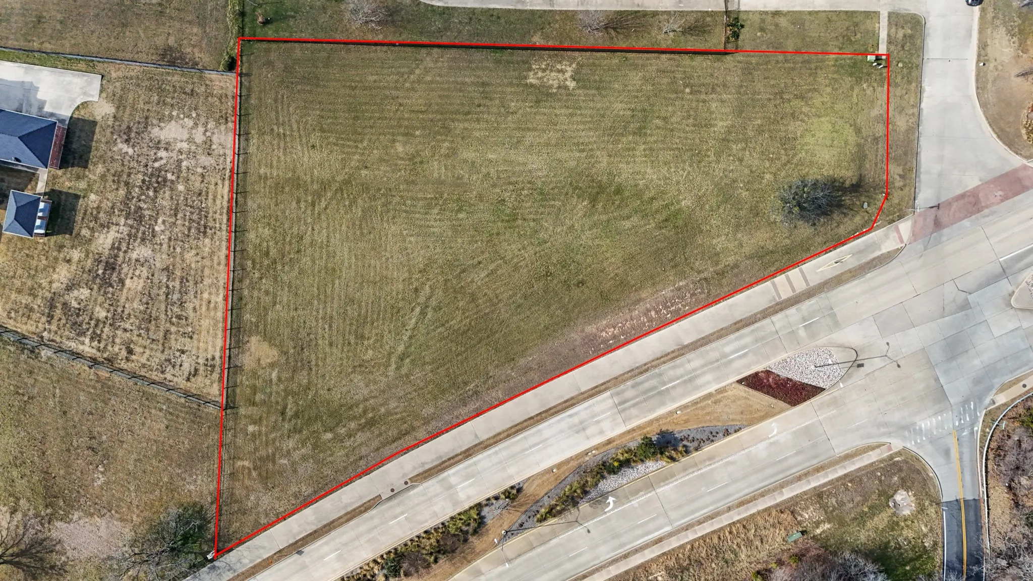 Map / location featuring property parcel outlined