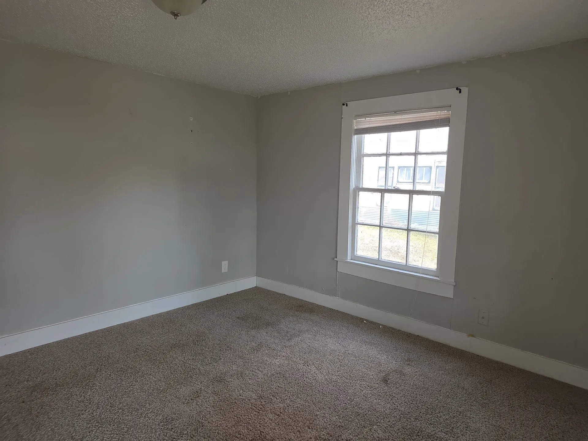 Single Family Residence For Sale in Kaufman County , 402 W 4th Street 1, Kaufman, Texas 75142, 3 Bedroom, 2 Bathroom, Garage spaces, 1,234 Sqft, built in 1930, mls#21169816, Real Estate Agent in Kaufman, Homes For Sale in Kaufman county, Homes For Sale in Kaufman, Realtor in Kaufman Texas, Real Estate Brokerage Independent Realty Texas, Luminita Cordes Realtor