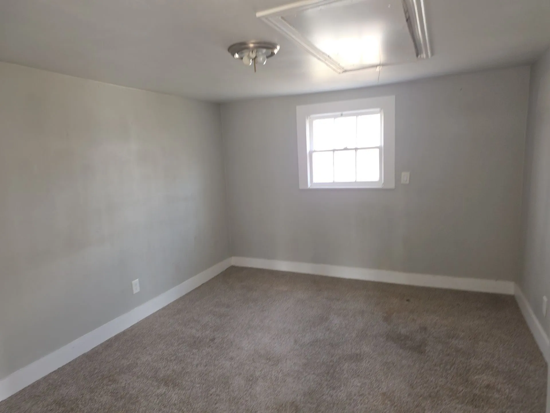 Single Family Residence For Sale in Kaufman County , 402 W 4th Street 1, Kaufman, Texas 75142, 3 Bedroom, 2 Bathroom, Garage spaces, 1,234 Sqft, built in 1930, mls#21169816, Real Estate Agent in Kaufman, Homes For Sale in Kaufman county, Homes For Sale in Kaufman, Realtor in Kaufman Texas, Real Estate Brokerage Independent Realty Texas, Luminita Cordes Realtor