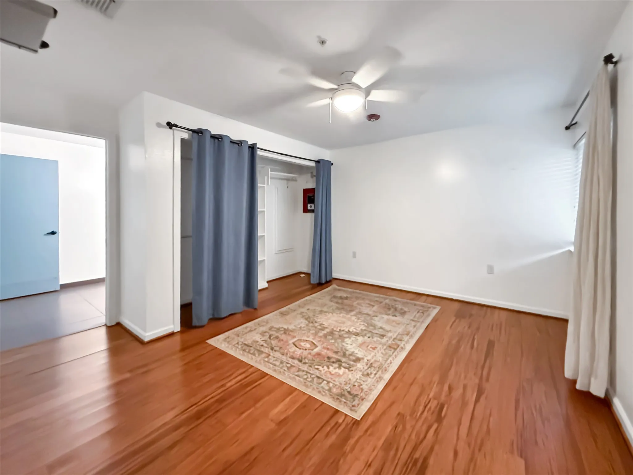 Single Family Residence For Sale in Dallas County , 921 9th Street, Grand Prairie, Texas 75050, 6 Bedroom, 5 Bathroom, Garage spaces, 4,151 Sqft, built in 1956, Preowned, mls#21169781, Real Estate Agent in Grand Prairie, Homes For Sale in Dallas county, Homes For Sale in Grand Prairie, Realtor in Grand Prairie Texas, Real Estate Brokerage Independent Realty Texas, Luminita Cordes Realtor