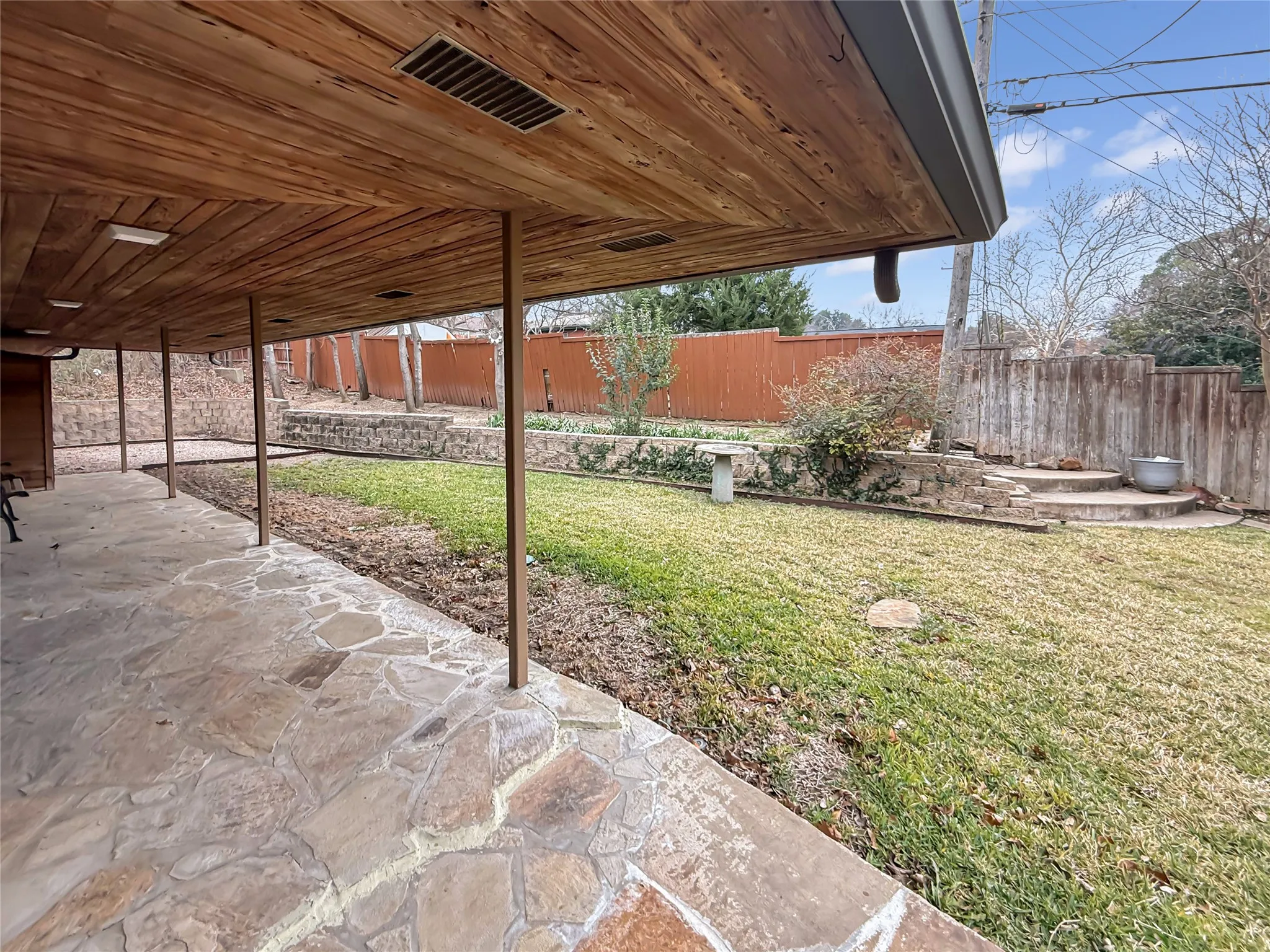 Single Family Residence For Sale in Dallas County , 921 9th Street, Grand Prairie, Texas 75050, 6 Bedroom, 5 Bathroom, Garage spaces, 4,151 Sqft, built in 1956, Preowned, mls#21169781, Real Estate Agent in Grand Prairie, Homes For Sale in Dallas county, Homes For Sale in Grand Prairie, Realtor in Grand Prairie Texas, Real Estate Brokerage Independent Realty Texas, Luminita Cordes Realtor
