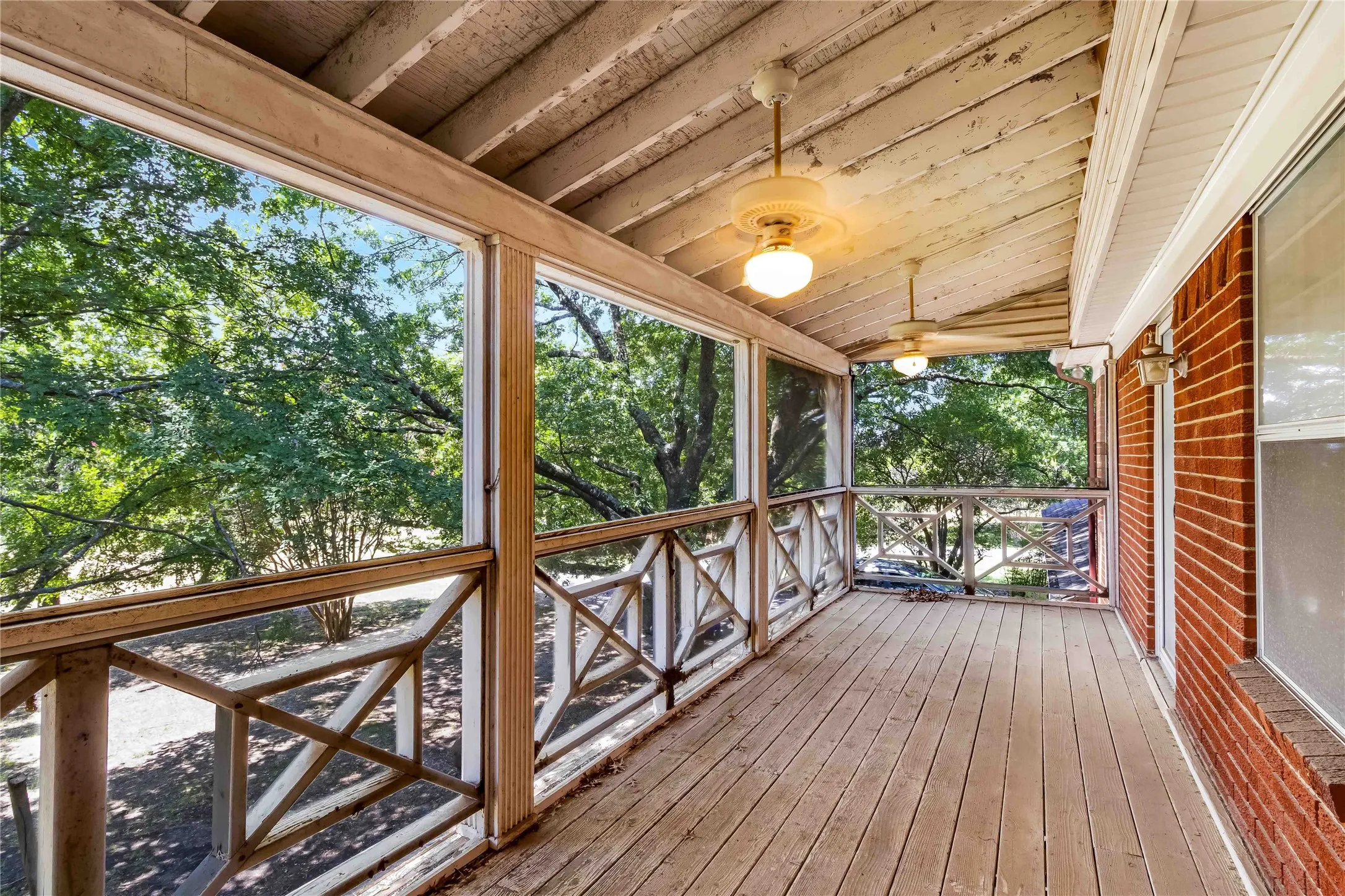 Single Family Residence For Sale in Collin County , 216 Mcmillen Road, Lucas, Texas 75002, 4 Bedroom, 3 Bathroom, 2 Garage spaces, 3,653 Sqft, built in 1973, Preowned, mls#21169808, Real Estate Agent in Lucas, Homes For Sale in Collin county, Homes For Sale in Lucas, Realtor in Lucas Texas, Real Estate Brokerage Independent Realty Texas, Luminita Cordes Realtor