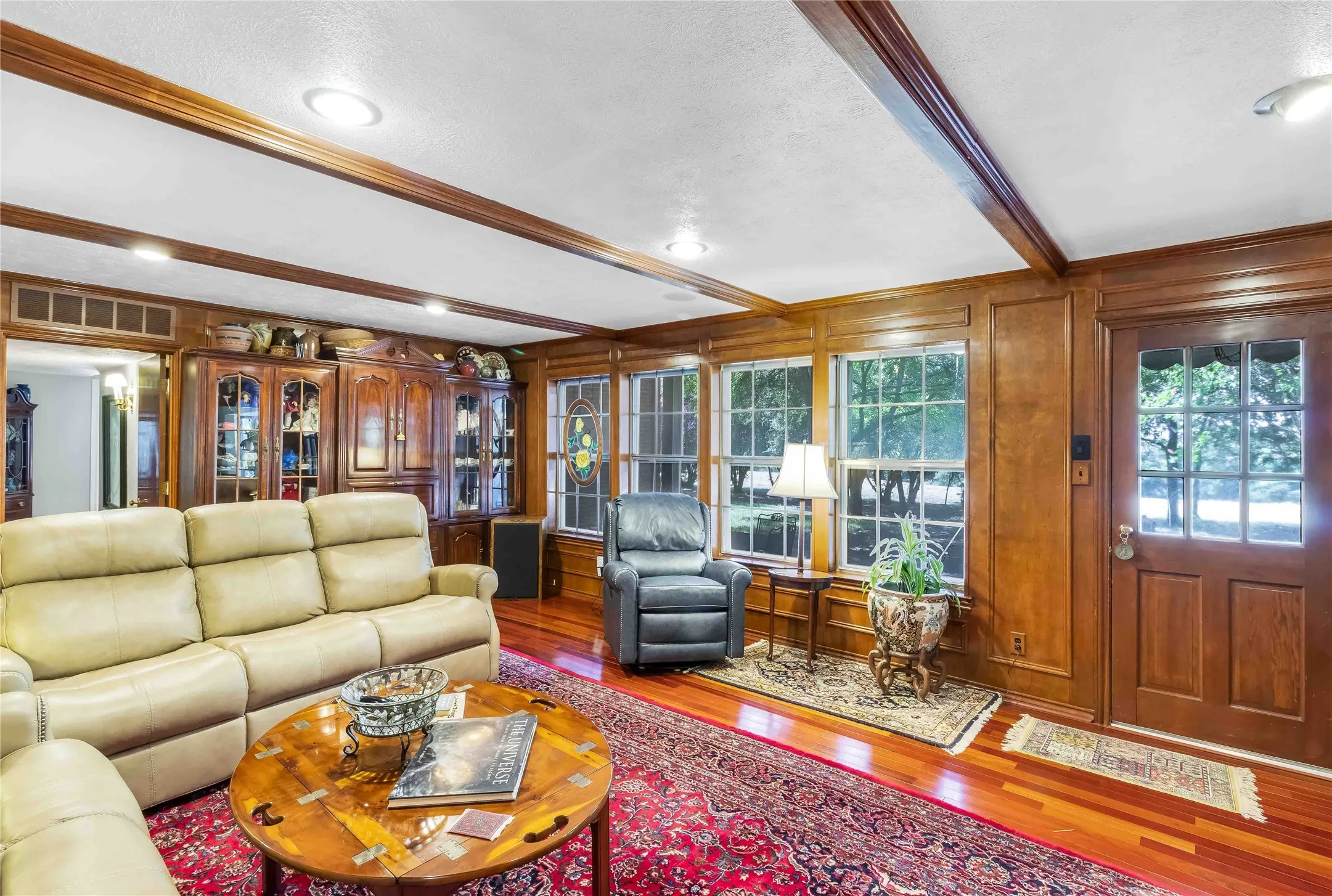 Single Family Residence For Sale in Collin County , 216 Mcmillen Road, Lucas, Texas 75002, 4 Bedroom, 3 Bathroom, 2 Garage spaces, 3,653 Sqft, built in 1973, Preowned, mls#21169808, Real Estate Agent in Lucas, Homes For Sale in Collin county, Homes For Sale in Lucas, Realtor in Lucas Texas, Real Estate Brokerage Independent Realty Texas, Luminita Cordes Realtor