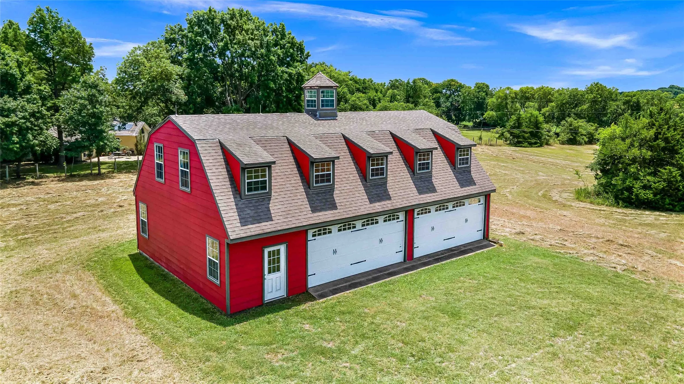 Single Family Residence For Sale in Collin County , 216 Mcmillen Road, Lucas, Texas 75002, 4 Bedroom, 3 Bathroom, 2 Garage spaces, 3,653 Sqft, built in 1973, Preowned, mls#21169808, Real Estate Agent in Lucas, Homes For Sale in Collin county, Homes For Sale in Lucas, Realtor in Lucas Texas, Real Estate Brokerage Independent Realty Texas, Luminita Cordes Realtor