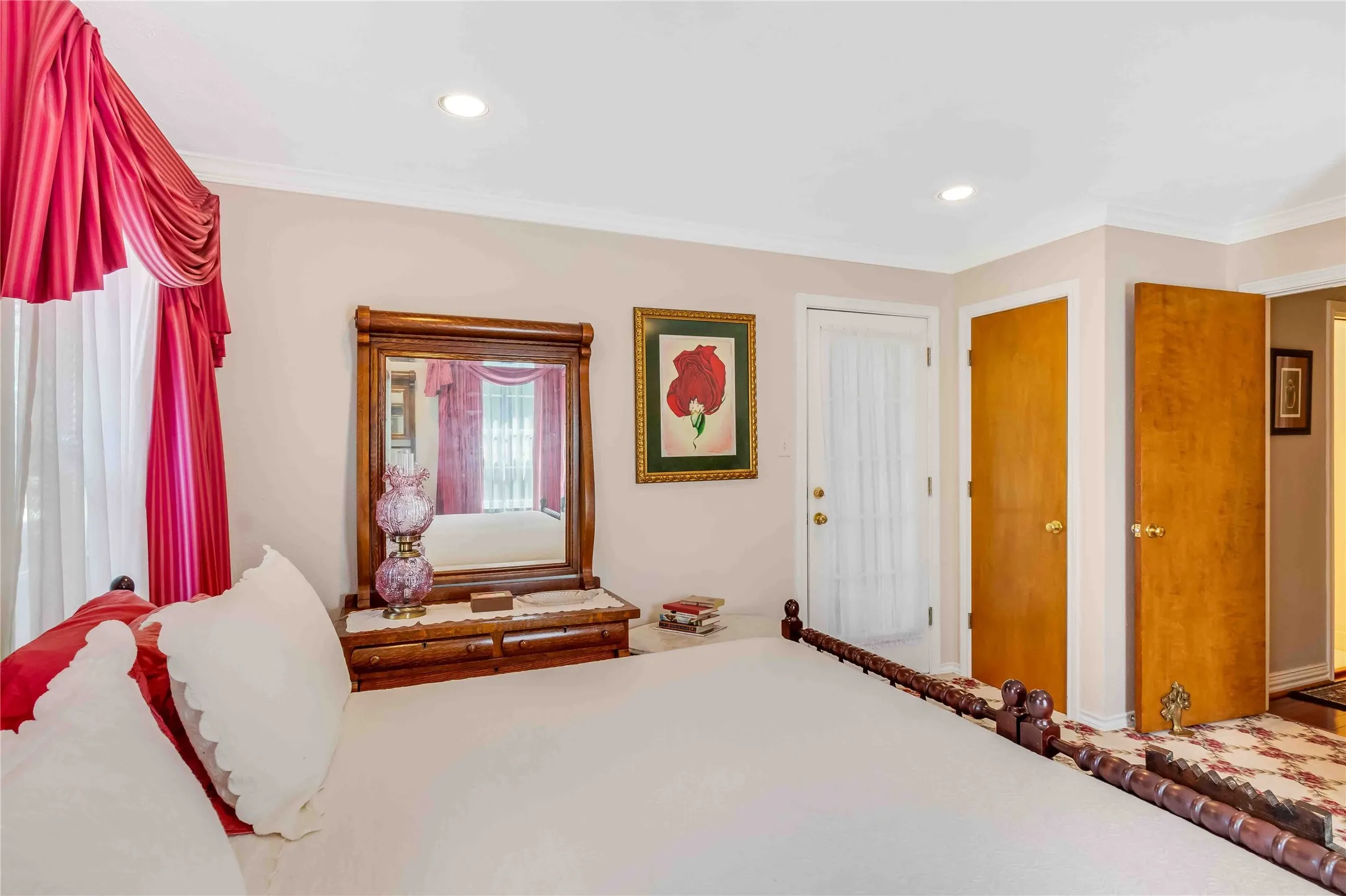 Single Family Residence For Sale in Collin County , 216 Mcmillen Road, Lucas, Texas 75002, 4 Bedroom, 3 Bathroom, 2 Garage spaces, 3,653 Sqft, built in 1973, Preowned, mls#21169808, Real Estate Agent in Lucas, Homes For Sale in Collin county, Homes For Sale in Lucas, Realtor in Lucas Texas, Real Estate Brokerage Independent Realty Texas, Luminita Cordes Realtor