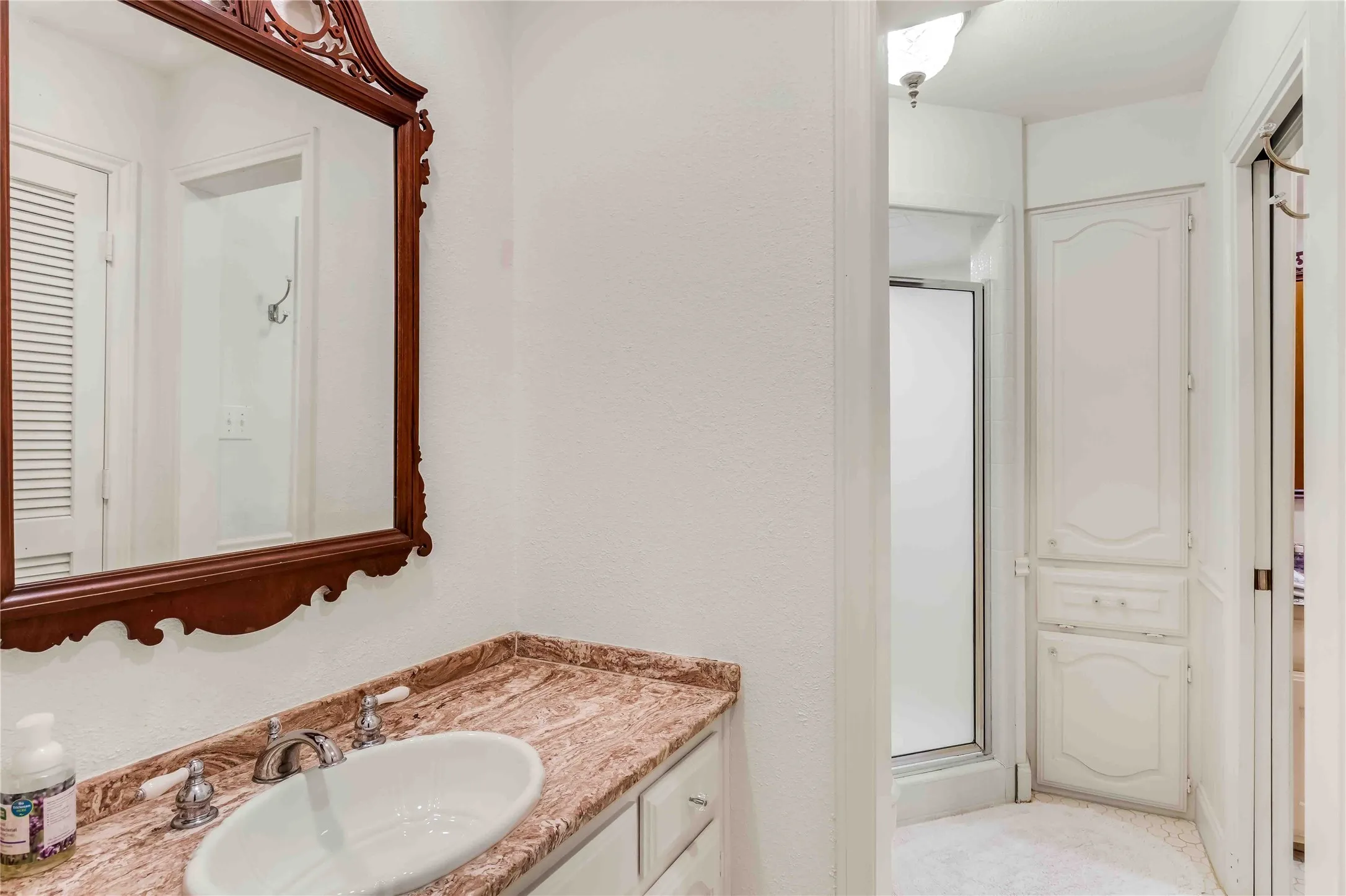 Single Family Residence For Sale in Collin County , 216 Mcmillen Road, Lucas, Texas 75002, 4 Bedroom, 3 Bathroom, 2 Garage spaces, 3,653 Sqft, built in 1973, Preowned, mls#21169808, Real Estate Agent in Lucas, Homes For Sale in Collin county, Homes For Sale in Lucas, Realtor in Lucas Texas, Real Estate Brokerage Independent Realty Texas, Luminita Cordes Realtor