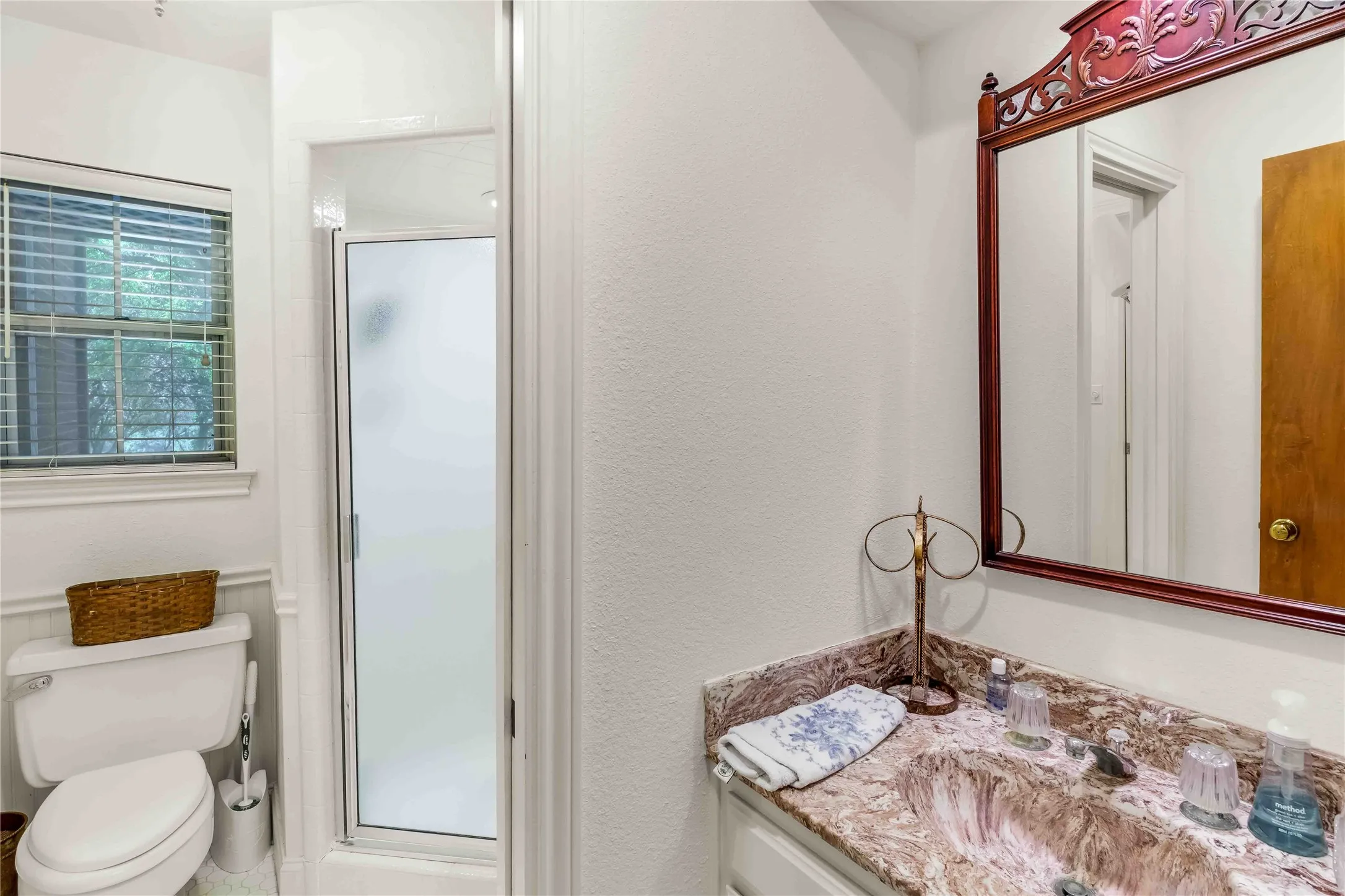 Single Family Residence For Sale in Collin County , 216 Mcmillen Road, Lucas, Texas 75002, 4 Bedroom, 3 Bathroom, 2 Garage spaces, 3,653 Sqft, built in 1973, Preowned, mls#21169808, Real Estate Agent in Lucas, Homes For Sale in Collin county, Homes For Sale in Lucas, Realtor in Lucas Texas, Real Estate Brokerage Independent Realty Texas, Luminita Cordes Realtor