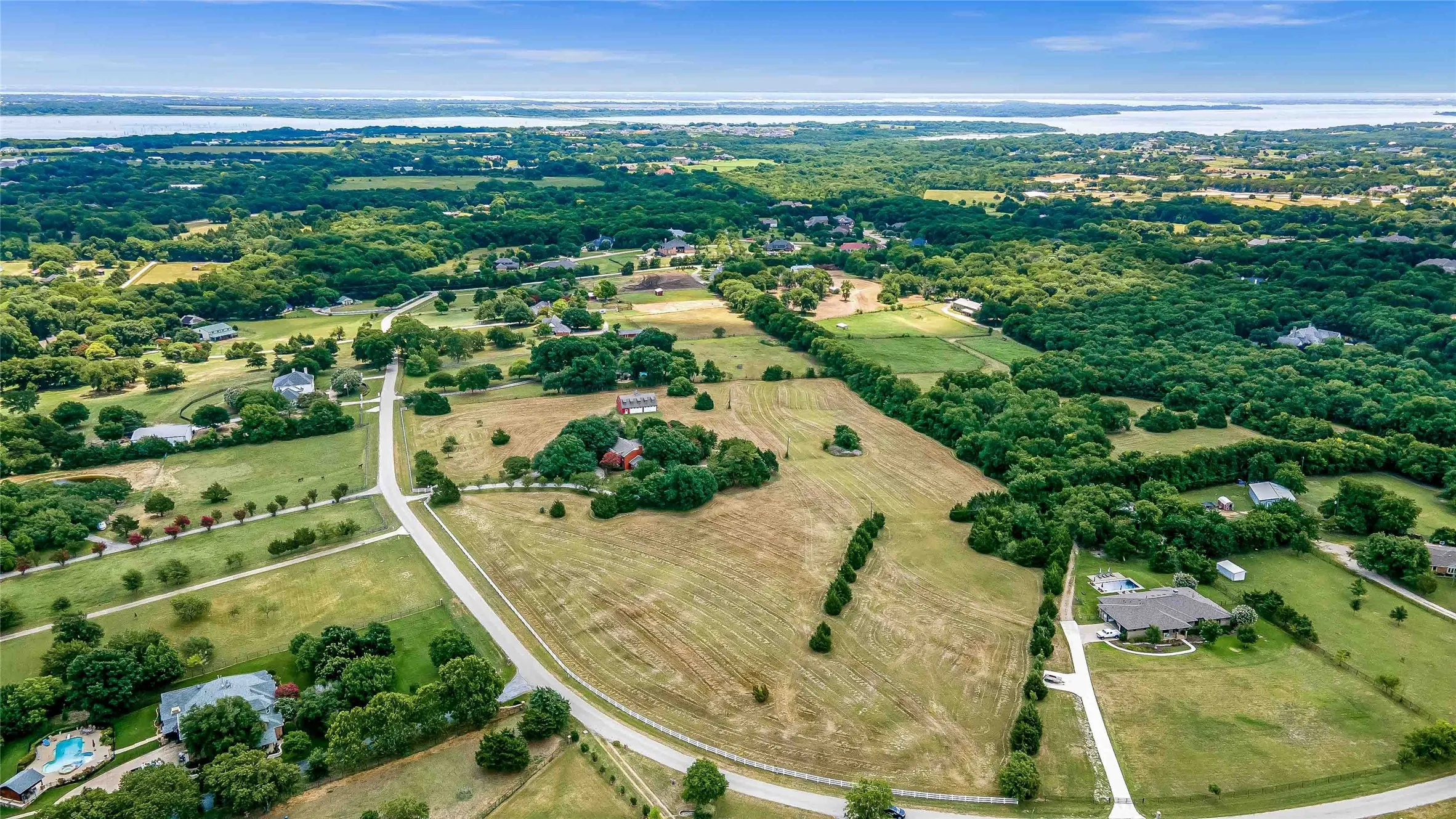 Single Family Residence For Sale in Collin County , 216 Mcmillen Road, Lucas, Texas 75002, 4 Bedroom, 3 Bathroom, 2 Garage spaces, 3,653 Sqft, built in 1973, Preowned, mls#21169808, Real Estate Agent in Lucas, Homes For Sale in Collin county, Homes For Sale in Lucas, Realtor in Lucas Texas, Real Estate Brokerage Independent Realty Texas, Luminita Cordes Realtor