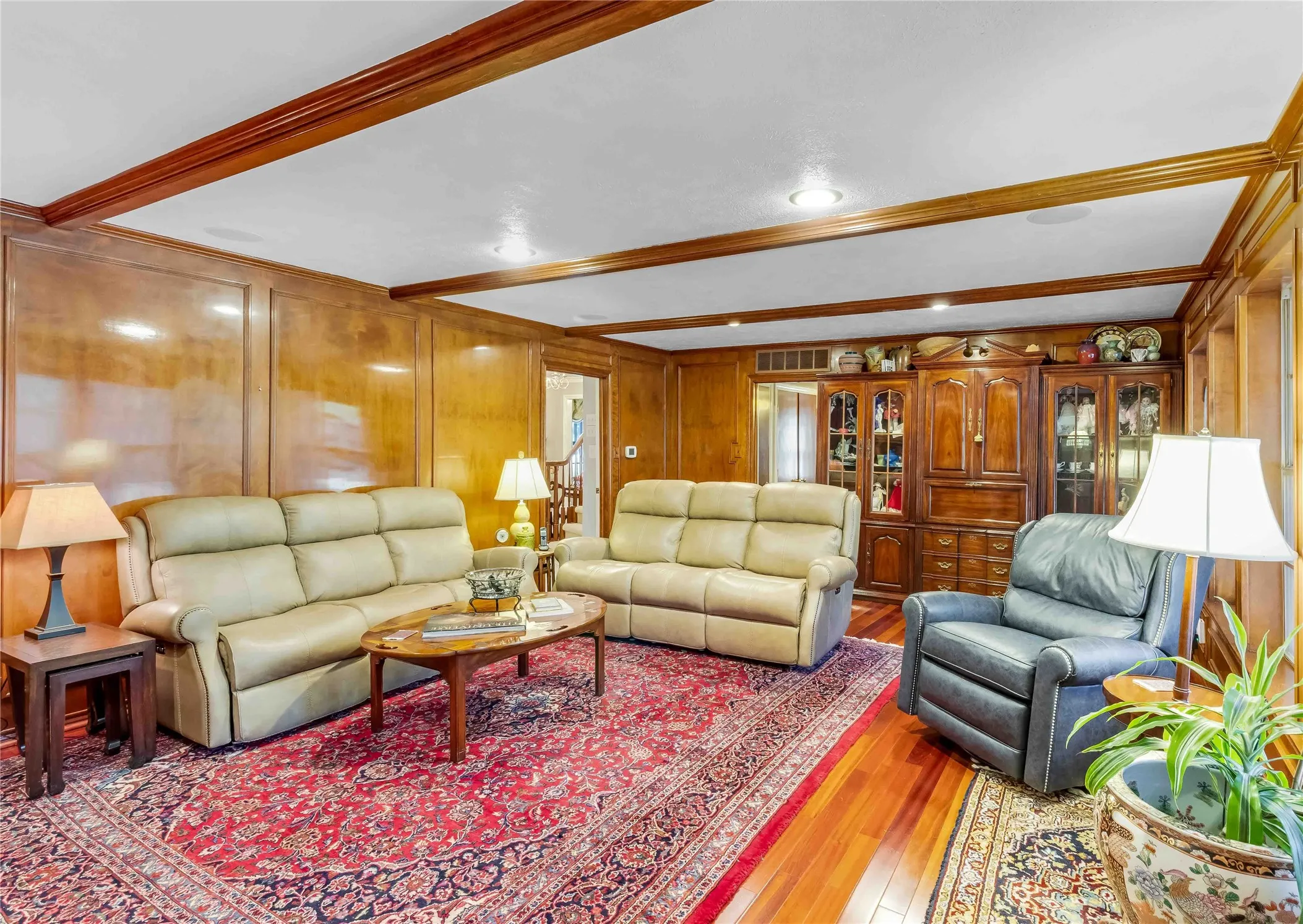Single Family Residence For Sale in Collin County , 216 Mcmillen Road, Lucas, Texas 75002, 4 Bedroom, 3 Bathroom, 2 Garage spaces, 3,653 Sqft, built in 1973, Preowned, mls#21169808, Real Estate Agent in Lucas, Homes For Sale in Collin county, Homes For Sale in Lucas, Realtor in Lucas Texas, Real Estate Brokerage Independent Realty Texas, Luminita Cordes Realtor