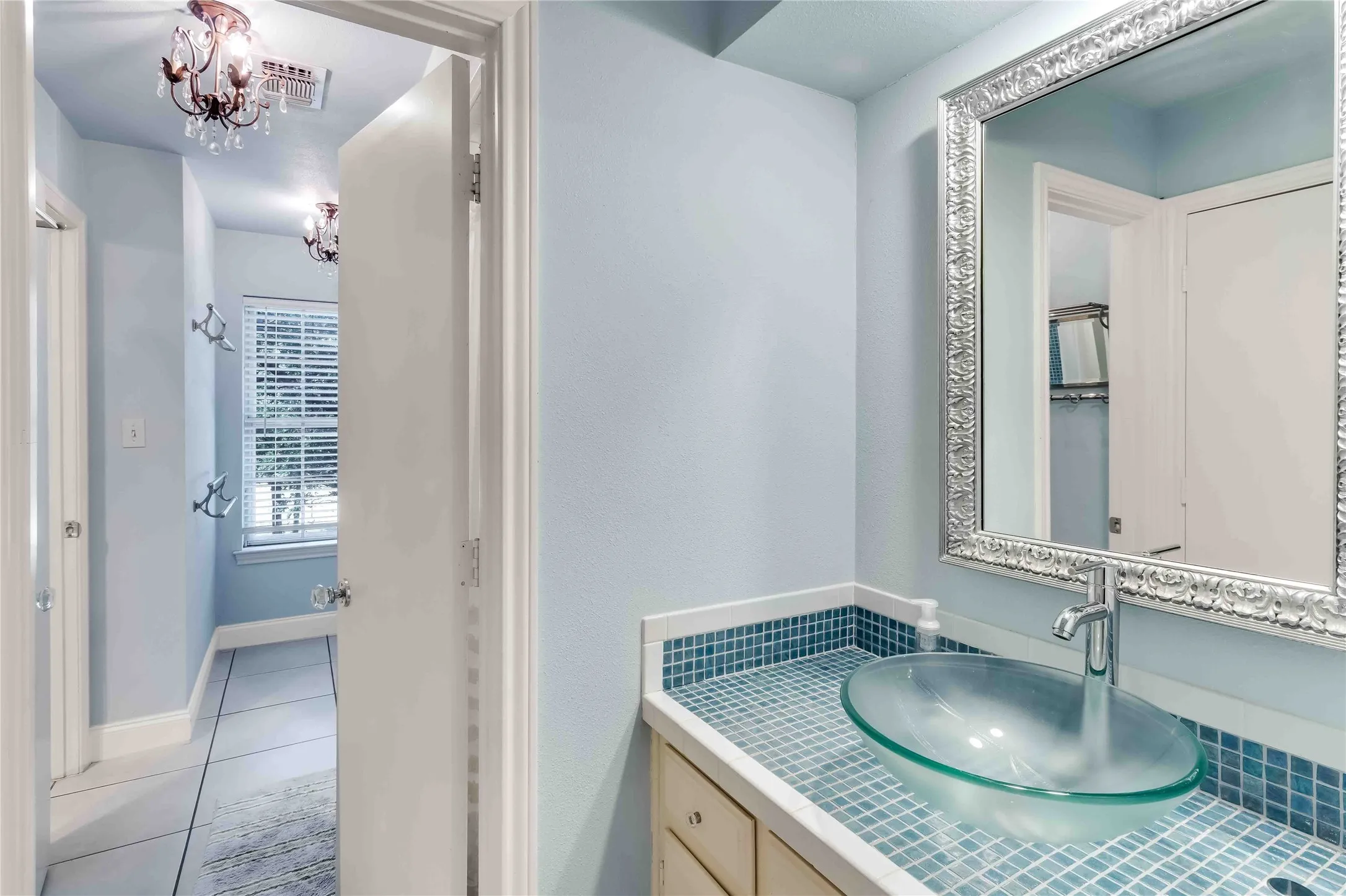 Single Family Residence For Sale in Collin County , 216 Mcmillen Road, Lucas, Texas 75002, 4 Bedroom, 3 Bathroom, 2 Garage spaces, 3,653 Sqft, built in 1973, Preowned, mls#21169808, Real Estate Agent in Lucas, Homes For Sale in Collin county, Homes For Sale in Lucas, Realtor in Lucas Texas, Real Estate Brokerage Independent Realty Texas, Luminita Cordes Realtor