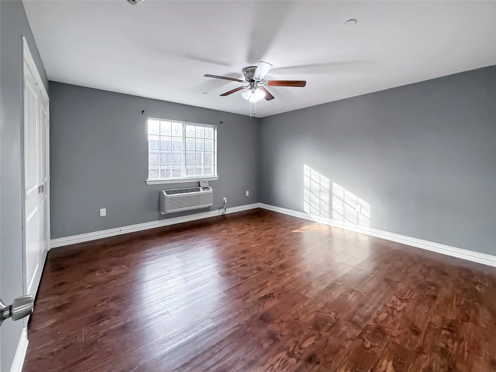 Single Family Residence For Sale in Grayson County , 2508 W Crawford Street, Denison, Texas 75020, 10 Bedroom, 8 Bathroom, Garage spaces, 3,875 Sqft, built in 2017, Preowned, mls#21169308, Real Estate Agent in Denison, Homes For Sale in Grayson county, Homes For Sale in Denison, Realtor in Denison Texas, Real Estate Brokerage Independent Realty Texas, Luminita Cordes Realtor