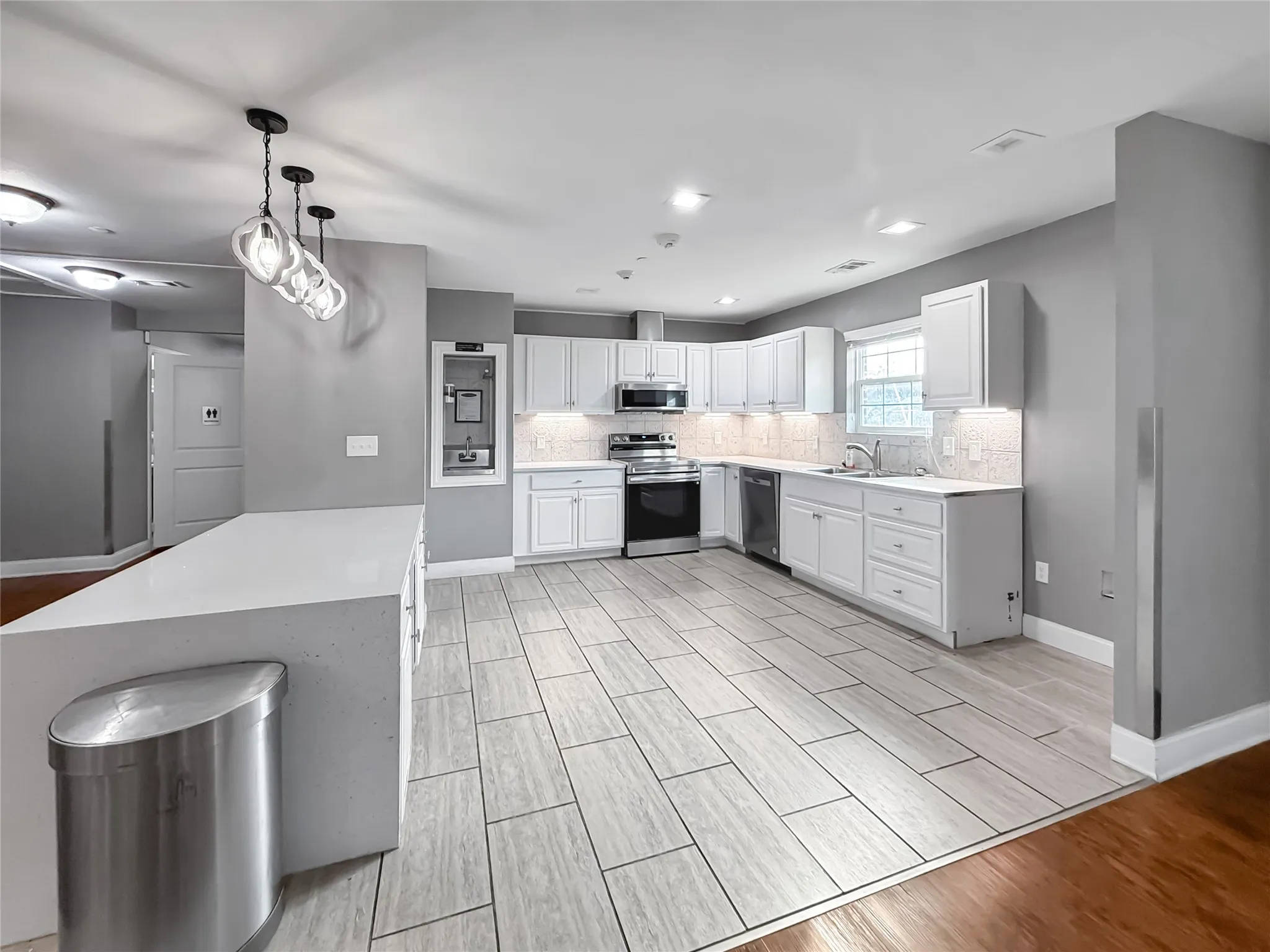 Single Family Residence For Sale in Grayson County , 2508 W Crawford Street, Denison, Texas 75020, 10 Bedroom, 8 Bathroom, Garage spaces, 3,875 Sqft, built in 2017, Preowned, mls#21169308, Real Estate Agent in Denison, Homes For Sale in Grayson county, Homes For Sale in Denison, Realtor in Denison Texas, Real Estate Brokerage Independent Realty Texas, Luminita Cordes Realtor