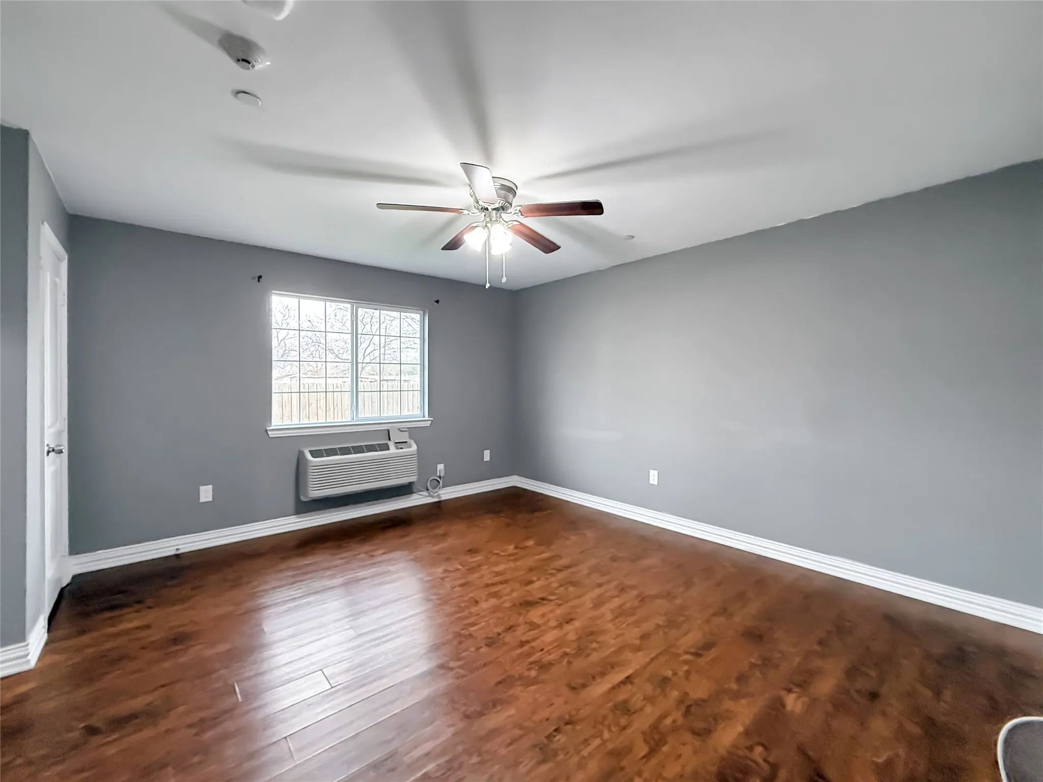 Single Family Residence For Sale in Grayson County , 2508 W Crawford Street, Denison, Texas 75020, 10 Bedroom, 8 Bathroom, Garage spaces, 3,875 Sqft, built in 2017, Preowned, mls#21169308, Real Estate Agent in Denison, Homes For Sale in Grayson county, Homes For Sale in Denison, Realtor in Denison Texas, Real Estate Brokerage Independent Realty Texas, Luminita Cordes Realtor