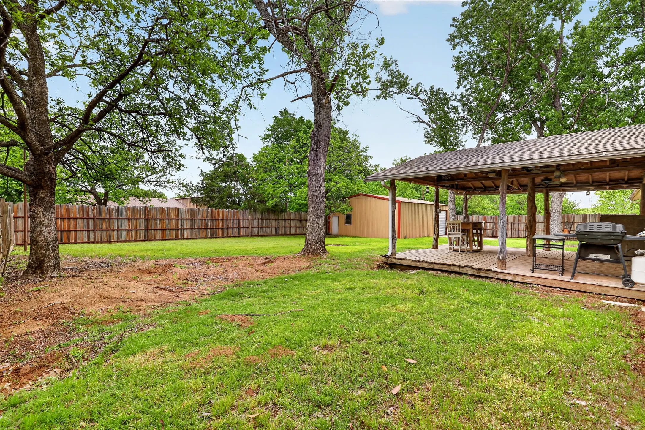Single Family Residence For Sale in Wise County , 702 El Camino Real, Chico, Texas 76431, 3 Bedroom, 3 Bathroom, 2 Garage spaces, 2,228 Sqft, built in 1973, mls#21168505, Real Estate Agent in Chico, Homes For Sale in Wise county, Homes For Sale in Chico, Realtor in Chico Texas, Real Estate Brokerage Independent Realty Texas, Luminita Cordes Realtor