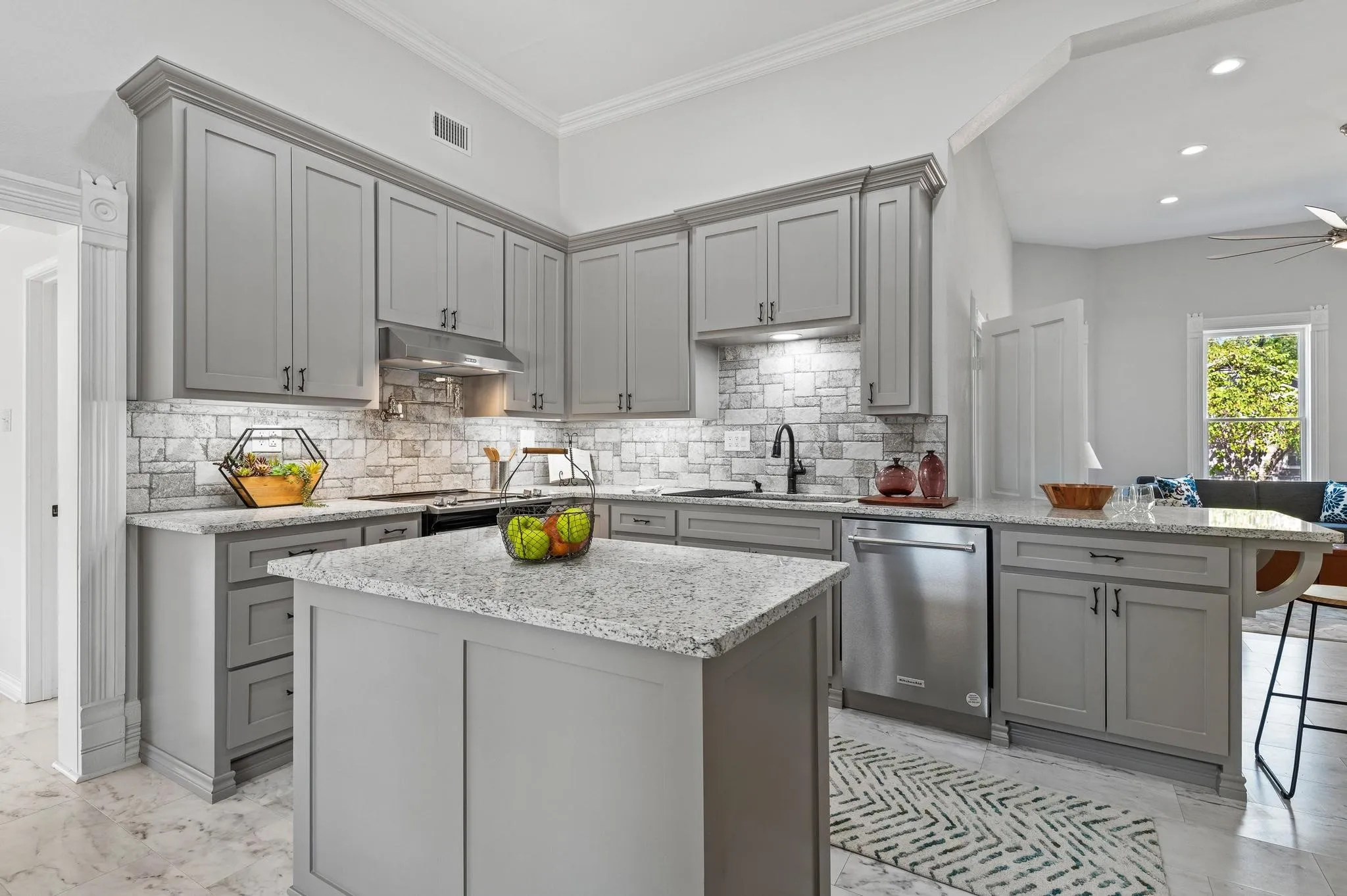Single Family Residence For Sale in Hunt County , 1401 Arp Street, Commerce, Texas 75428, 5 Bedroom, 3 Bathroom, Garage spaces, 3,700 Sqft, built in 1900, Preowned, mls#21154017, Real Estate Agent in Commerce, Homes For Sale in Hunt county, Homes For Sale in Commerce, Realtor in Commerce Texas, Real Estate Brokerage Independent Realty Texas, Luminita Cordes Realtor