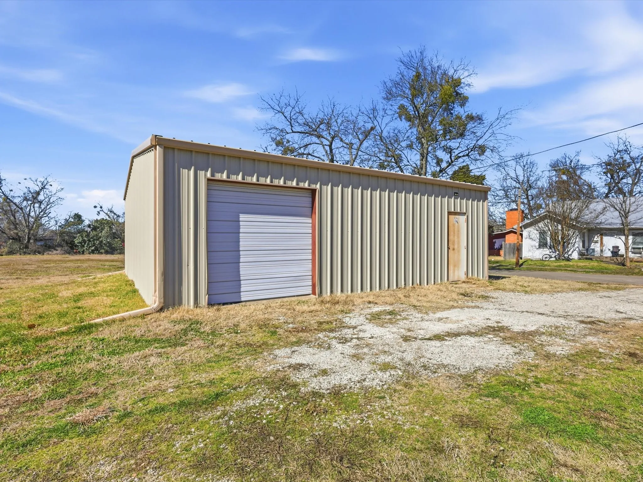 Single Family Residence For Sale in Hunt County , 1401 Arp Street, Commerce, Texas 75428, 5 Bedroom, 3 Bathroom, Garage spaces, 3,700 Sqft, built in 1900, Preowned, mls#21154017, Real Estate Agent in Commerce, Homes For Sale in Hunt county, Homes For Sale in Commerce, Realtor in Commerce Texas, Real Estate Brokerage Independent Realty Texas, Luminita Cordes Realtor
