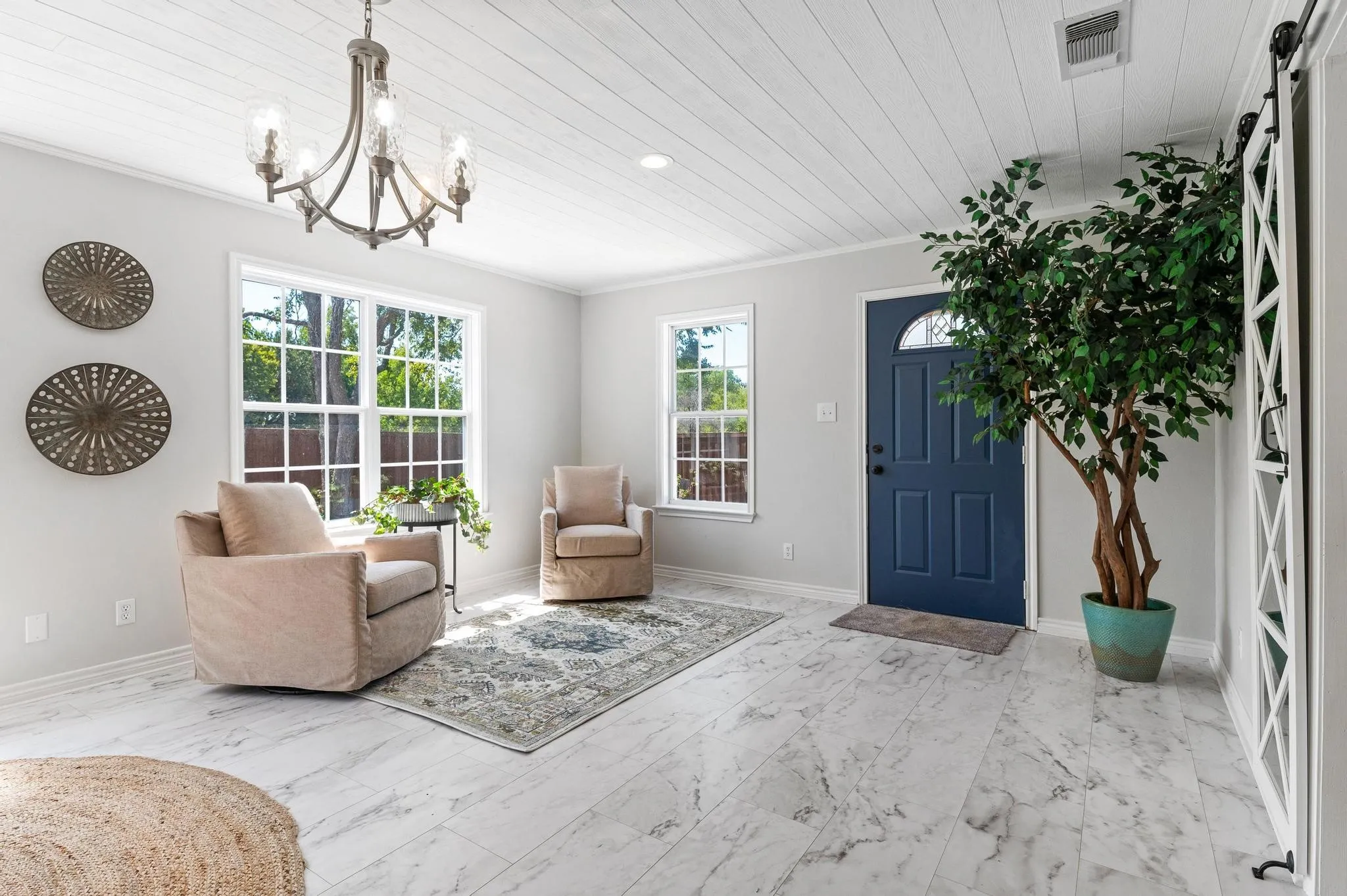 Single Family Residence For Sale in Hunt County , 1401 Arp Street, Commerce, Texas 75428, 5 Bedroom, 3 Bathroom, Garage spaces, 3,700 Sqft, built in 1900, Preowned, mls#21154017, Real Estate Agent in Commerce, Homes For Sale in Hunt county, Homes For Sale in Commerce, Realtor in Commerce Texas, Real Estate Brokerage Independent Realty Texas, Luminita Cordes Realtor