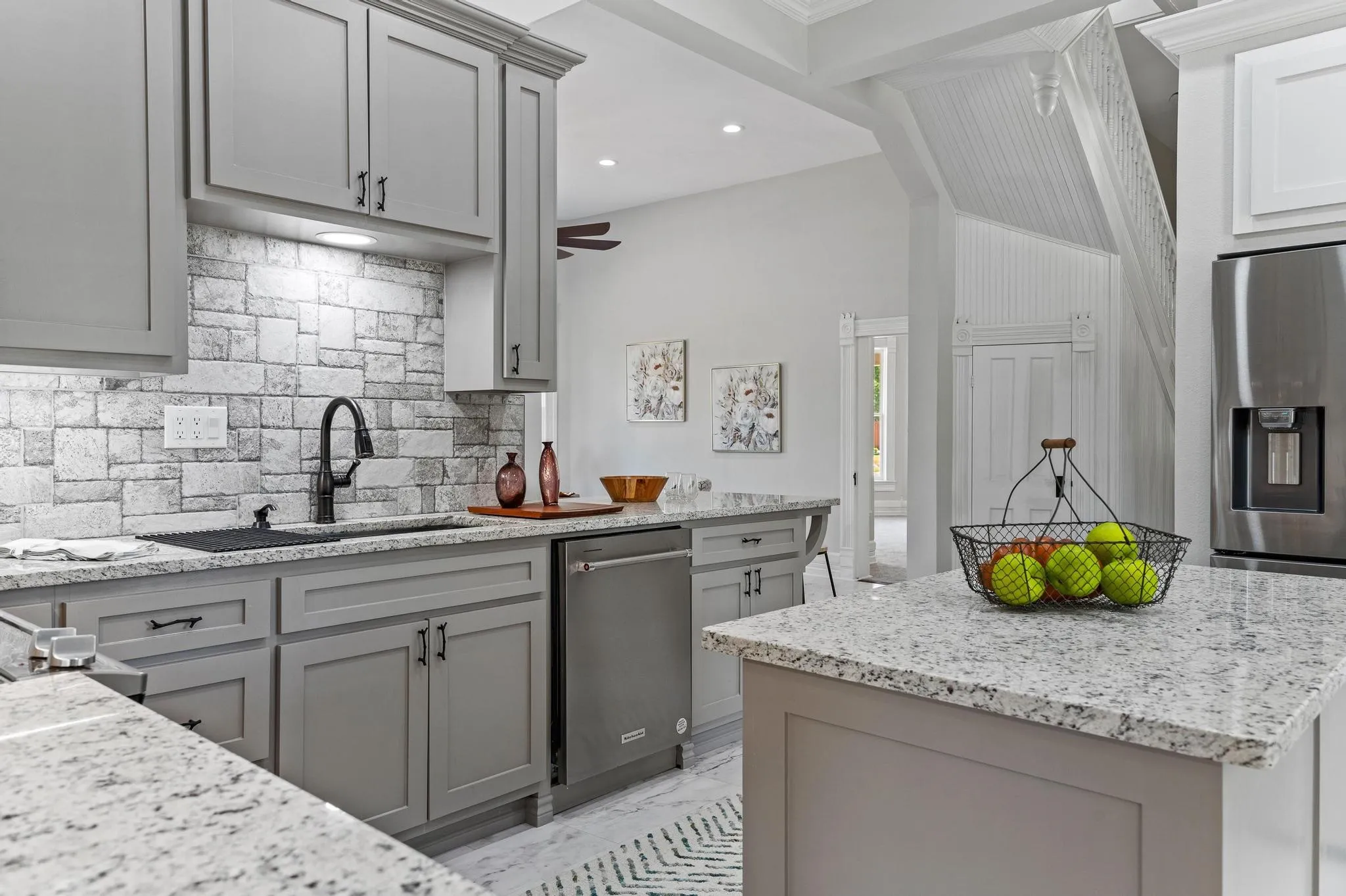 Single Family Residence For Sale in Hunt County , 1401 Arp Street, Commerce, Texas 75428, 5 Bedroom, 3 Bathroom, Garage spaces, 3,700 Sqft, built in 1900, Preowned, mls#21154017, Real Estate Agent in Commerce, Homes For Sale in Hunt county, Homes For Sale in Commerce, Realtor in Commerce Texas, Real Estate Brokerage Independent Realty Texas, Luminita Cordes Realtor