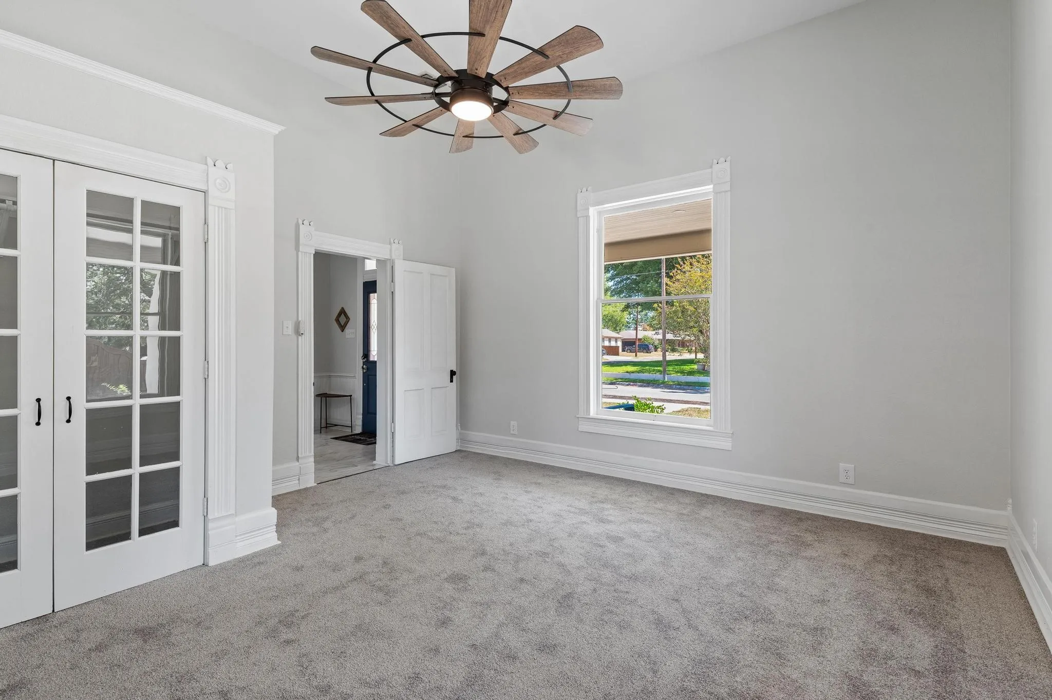 Single Family Residence For Sale in Hunt County , 1401 Arp Street, Commerce, Texas 75428, 5 Bedroom, 3 Bathroom, Garage spaces, 3,700 Sqft, built in 1900, Preowned, mls#21154017, Real Estate Agent in Commerce, Homes For Sale in Hunt county, Homes For Sale in Commerce, Realtor in Commerce Texas, Real Estate Brokerage Independent Realty Texas, Luminita Cordes Realtor