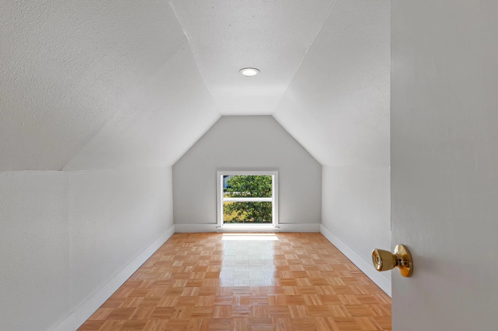 Single Family Residence For Sale in Hunt County , 1401 Arp Street, Commerce, Texas 75428, 5 Bedroom, 3 Bathroom, Garage spaces, 3,700 Sqft, built in 1900, Preowned, mls#21154017, Real Estate Agent in Commerce, Homes For Sale in Hunt county, Homes For Sale in Commerce, Realtor in Commerce Texas, Real Estate Brokerage Independent Realty Texas, Luminita Cordes Realtor