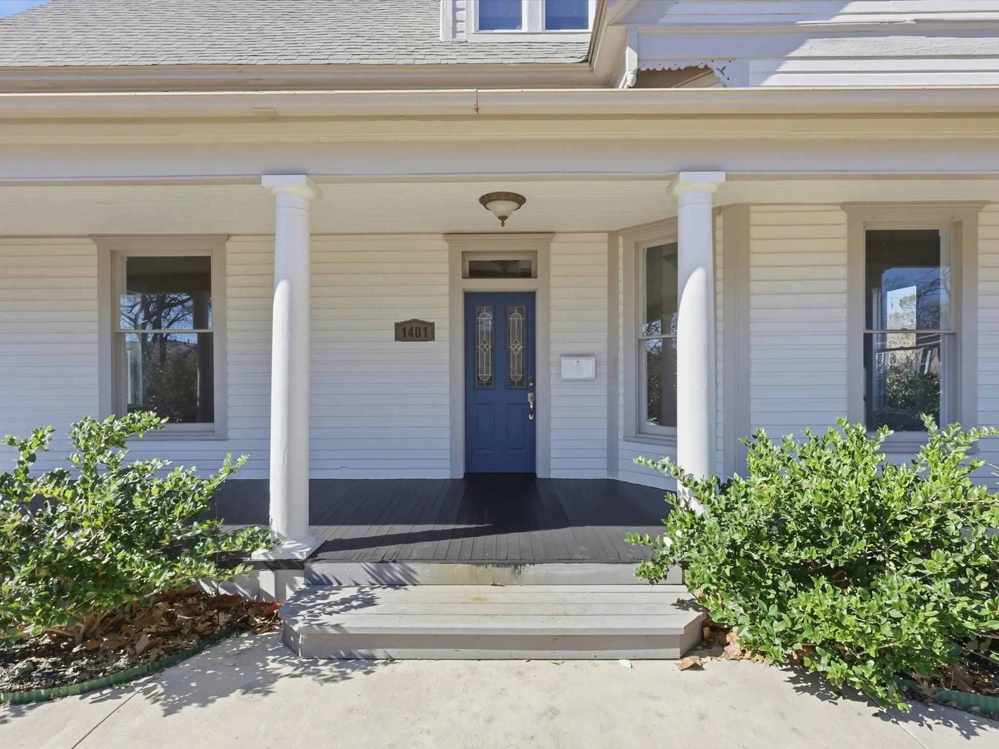 Single Family Residence For Sale in Hunt County , 1401 Arp Street, Commerce, Texas 75428, 5 Bedroom, 3 Bathroom, Garage spaces, 3,700 Sqft, built in 1900, Preowned, mls#21154017, Real Estate Agent in Commerce, Homes For Sale in Hunt county, Homes For Sale in Commerce, Realtor in Commerce Texas, Real Estate Brokerage Independent Realty Texas, Luminita Cordes Realtor