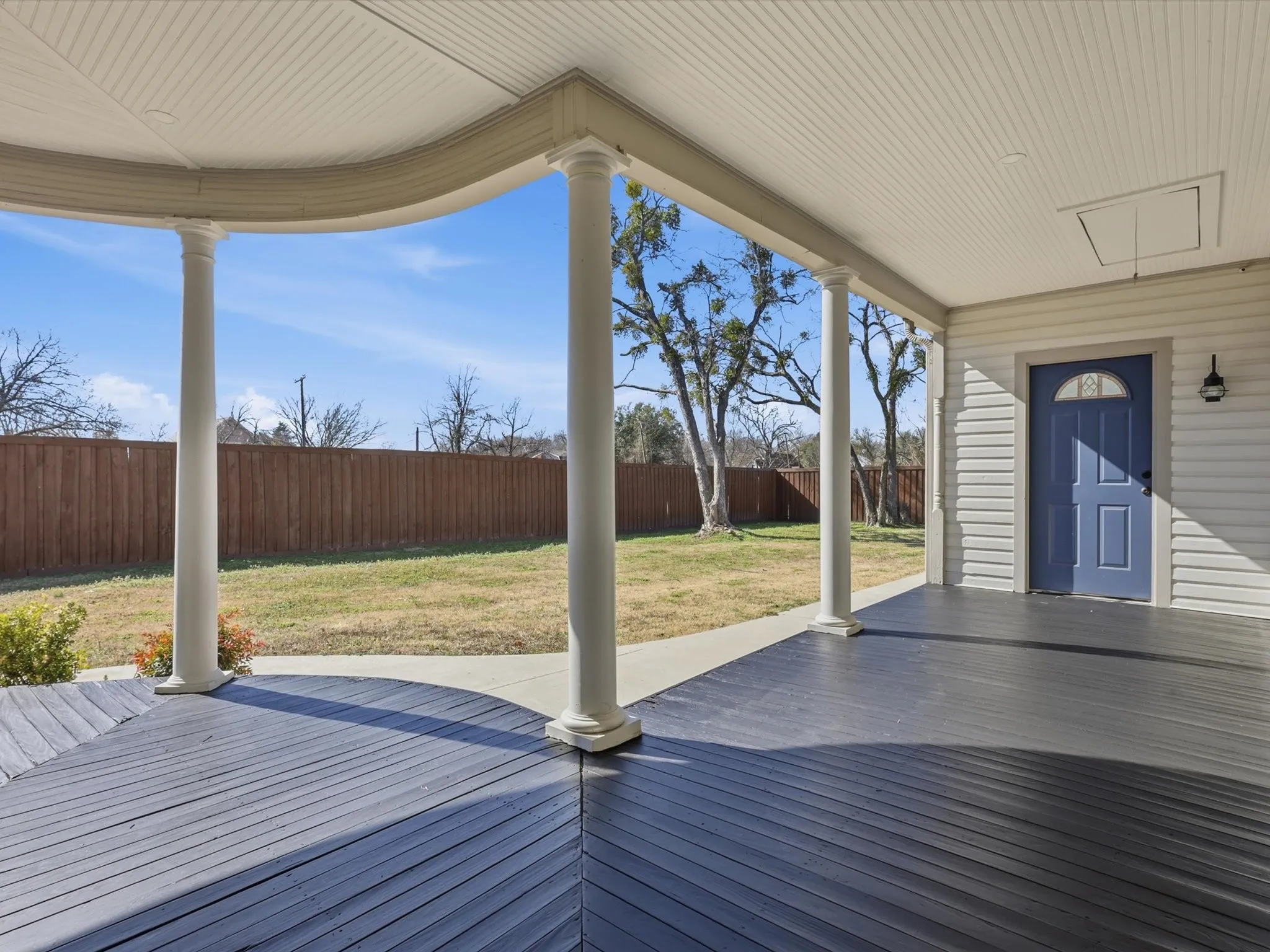 Single Family Residence For Sale in Hunt County , 1401 Arp Street, Commerce, Texas 75428, 5 Bedroom, 3 Bathroom, Garage spaces, 3,700 Sqft, built in 1900, Preowned, mls#21154017, Real Estate Agent in Commerce, Homes For Sale in Hunt county, Homes For Sale in Commerce, Realtor in Commerce Texas, Real Estate Brokerage Independent Realty Texas, Luminita Cordes Realtor