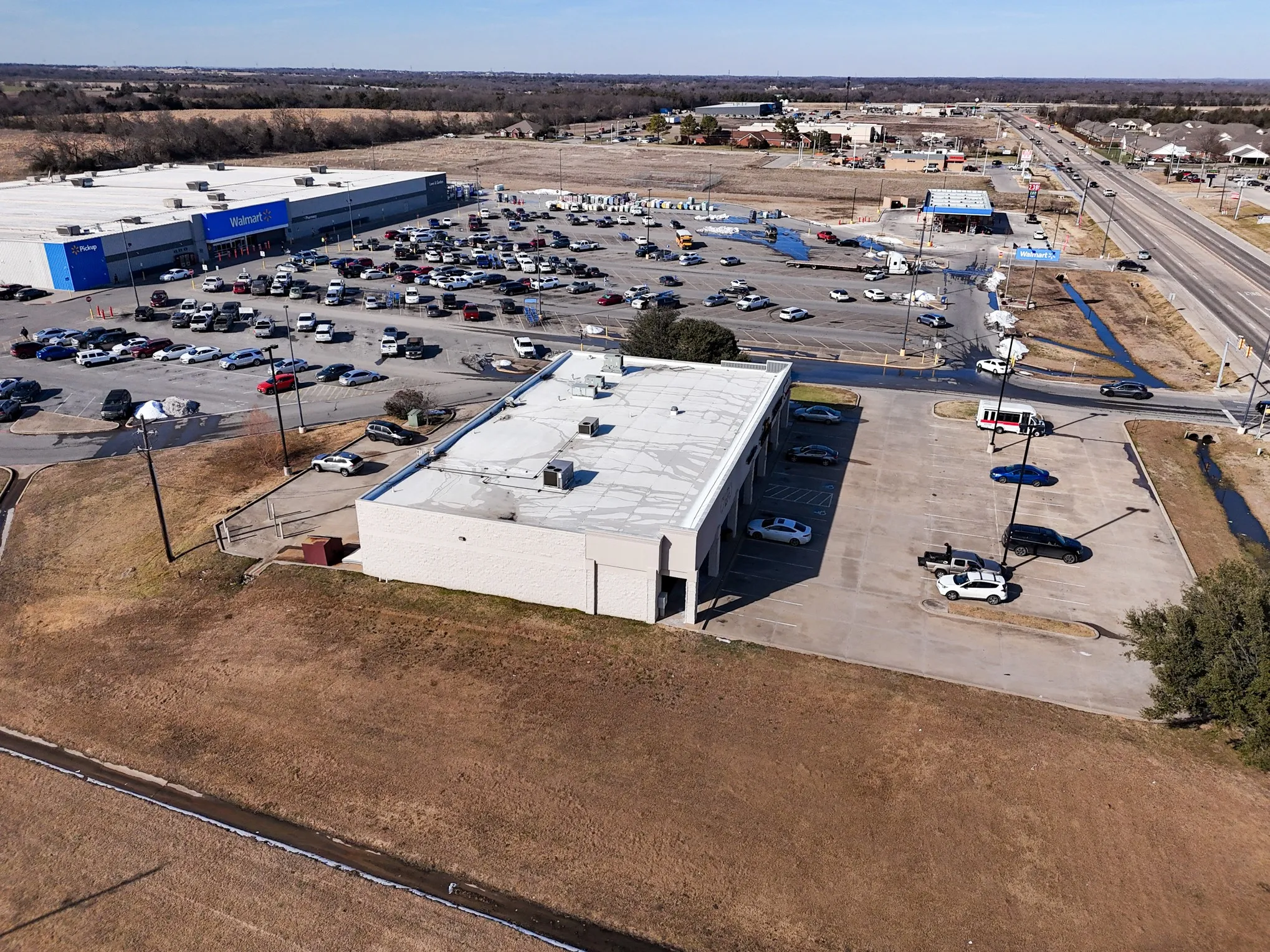 Retail For Rent in Fannin County , 2001 N State Highway 121, Bonham, Texas 75418, 0, 0, Garage spaces, 3,640 Sqft, built in 2008, Preowned, mls#21167501, Real Estate Agent in Bonham, Homes For Rent in Fannin county, Homes For Rent in Bonham, Realtor in Bonham Texas, Real Estate Brokerage Independent Realty Texas, Luminita Cordes Realtor