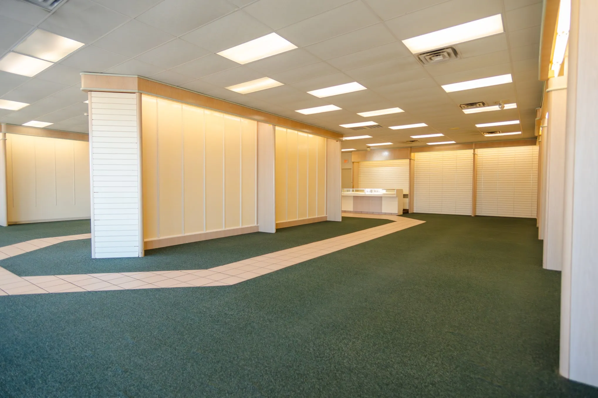 Retail For Rent in Fannin County , 2001 N State Highway 121, Bonham, Texas 75418, 0, 0, Garage spaces, 3,640 Sqft, built in 2008, Preowned, mls#21167501, Real Estate Agent in Bonham, Homes For Rent in Fannin county, Homes For Rent in Bonham, Realtor in Bonham Texas, Real Estate Brokerage Independent Realty Texas, Luminita Cordes Realtor