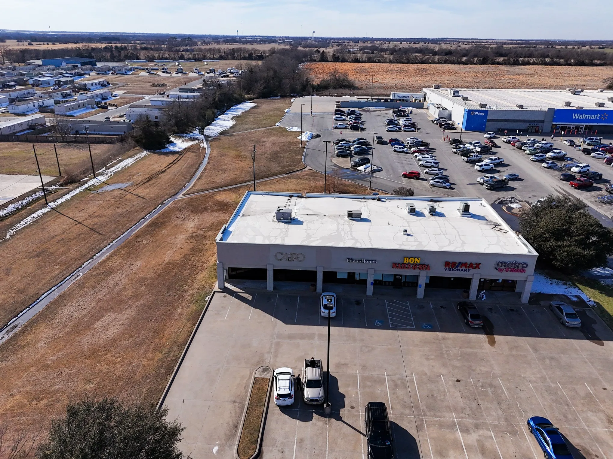 Retail For Rent in Fannin County , 2001 N State Highway 121, Bonham, Texas 75418, 0, 0, Garage spaces, 3,640 Sqft, built in 2008, Preowned, mls#21167501, Real Estate Agent in Bonham, Homes For Rent in Fannin county, Homes For Rent in Bonham, Realtor in Bonham Texas, Real Estate Brokerage Independent Realty Texas, Luminita Cordes Realtor