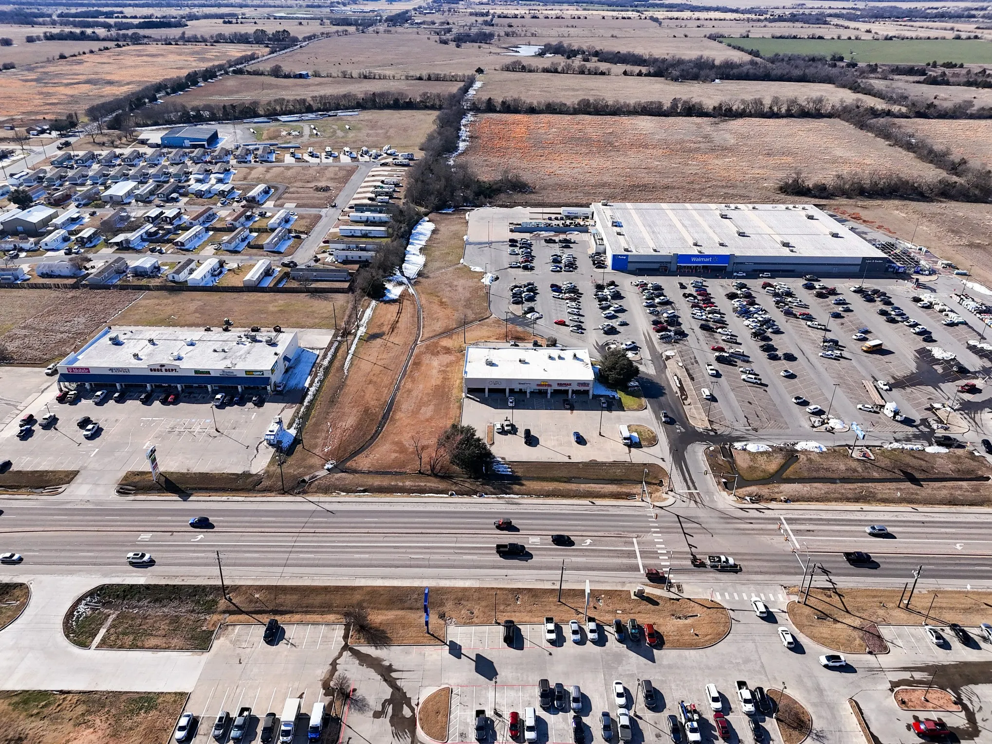 Retail For Rent in Fannin County , 2001 N State Highway 121, Bonham, Texas 75418, 0, 0, Garage spaces, 3,640 Sqft, built in 2008, Preowned, mls#21167501, Real Estate Agent in Bonham, Homes For Rent in Fannin county, Homes For Rent in Bonham, Realtor in Bonham Texas, Real Estate Brokerage Independent Realty Texas, Luminita Cordes Realtor
