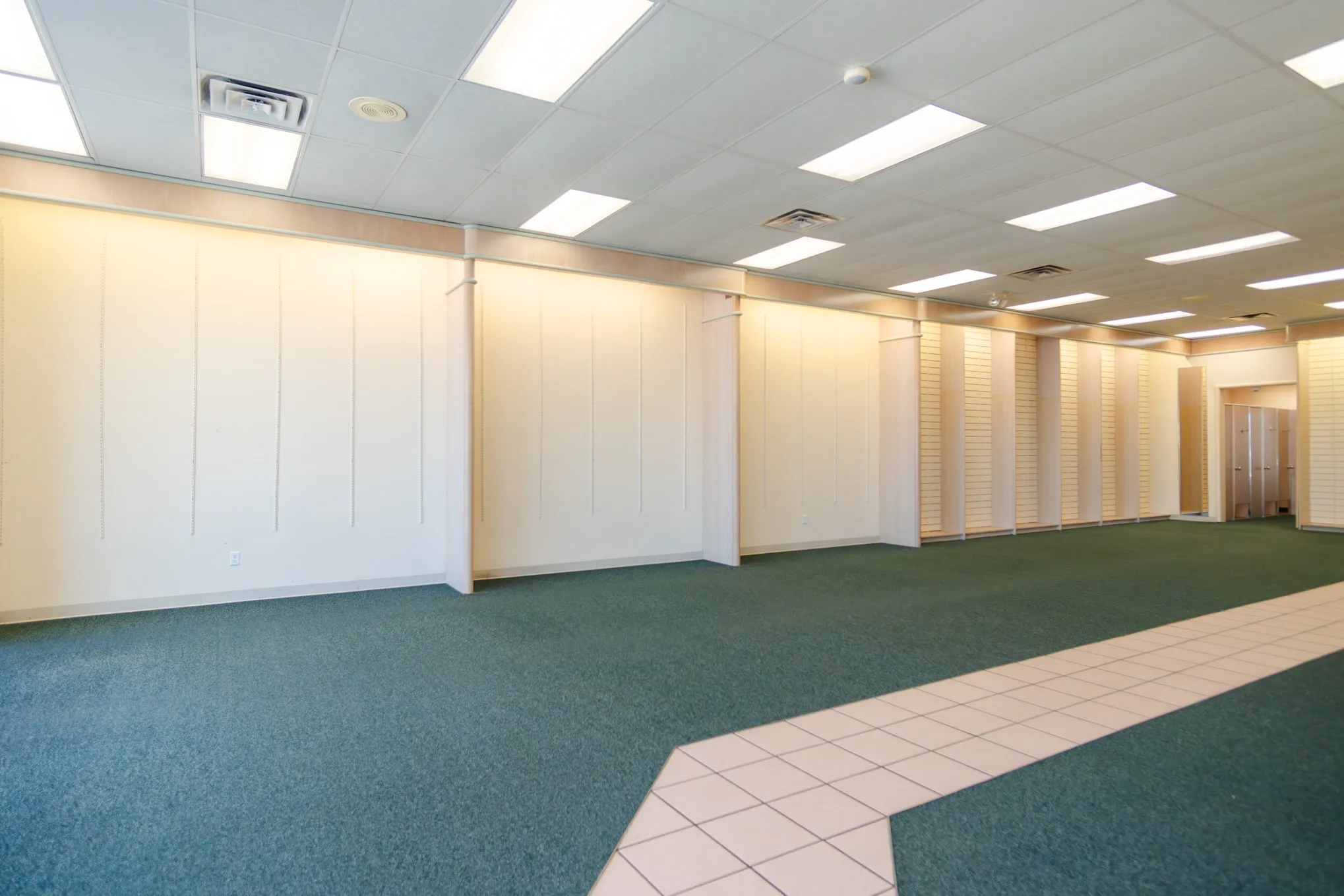 Retail For Rent in Fannin County , 2001 N State Highway 121, Bonham, Texas 75418, 0, 0, Garage spaces, 3,640 Sqft, built in 2008, Preowned, mls#21167501, Real Estate Agent in Bonham, Homes For Rent in Fannin county, Homes For Rent in Bonham, Realtor in Bonham Texas, Real Estate Brokerage Independent Realty Texas, Luminita Cordes Realtor