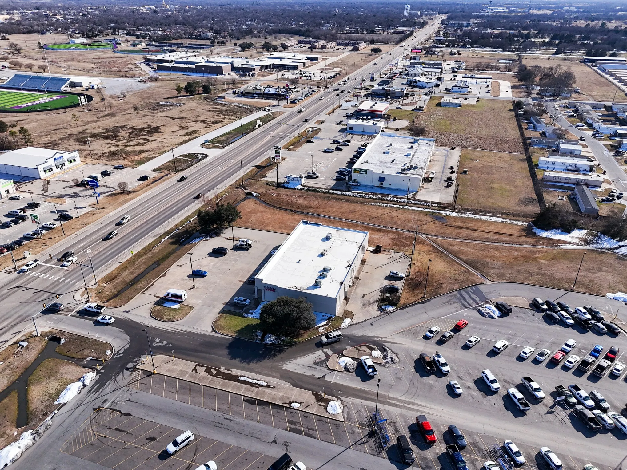Retail For Rent in Fannin County , 2001 N State Highway 121, Bonham, Texas 75418, 0, 0, Garage spaces, 3,640 Sqft, built in 2008, Preowned, mls#21167501, Real Estate Agent in Bonham, Homes For Rent in Fannin county, Homes For Rent in Bonham, Realtor in Bonham Texas, Real Estate Brokerage Independent Realty Texas, Luminita Cordes Realtor